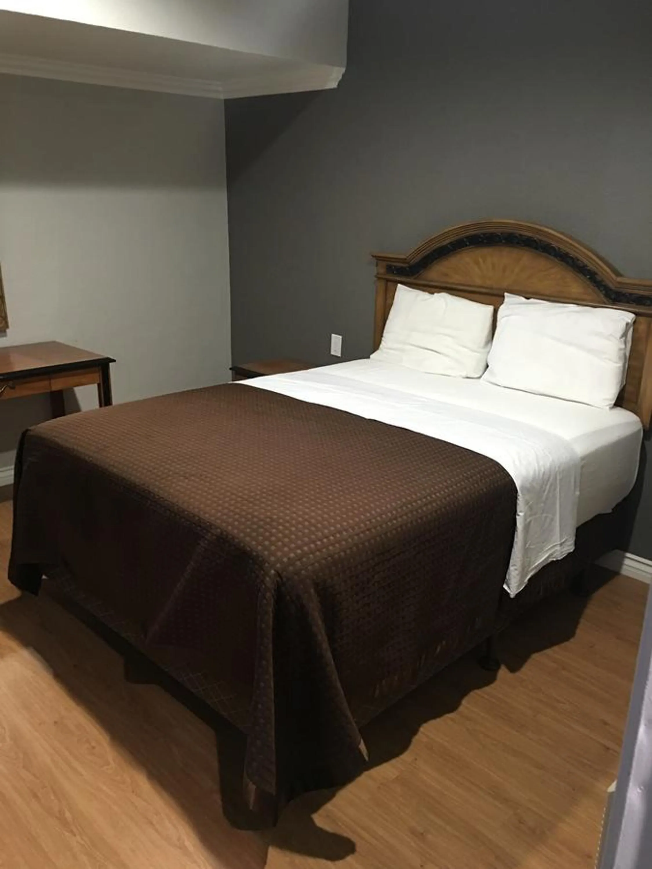 Bed in Town House Motel