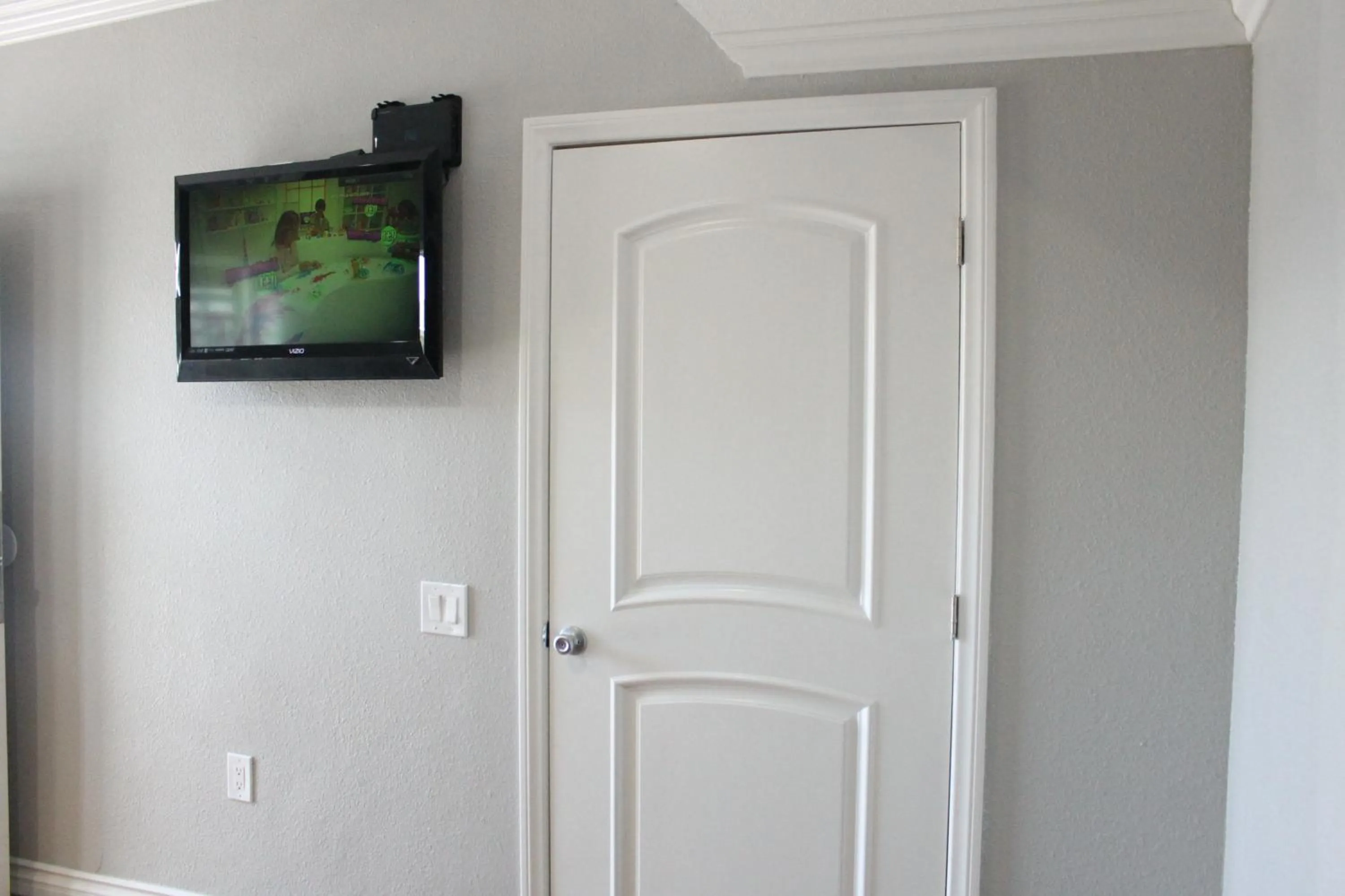 TV and multimedia in Town House Motel