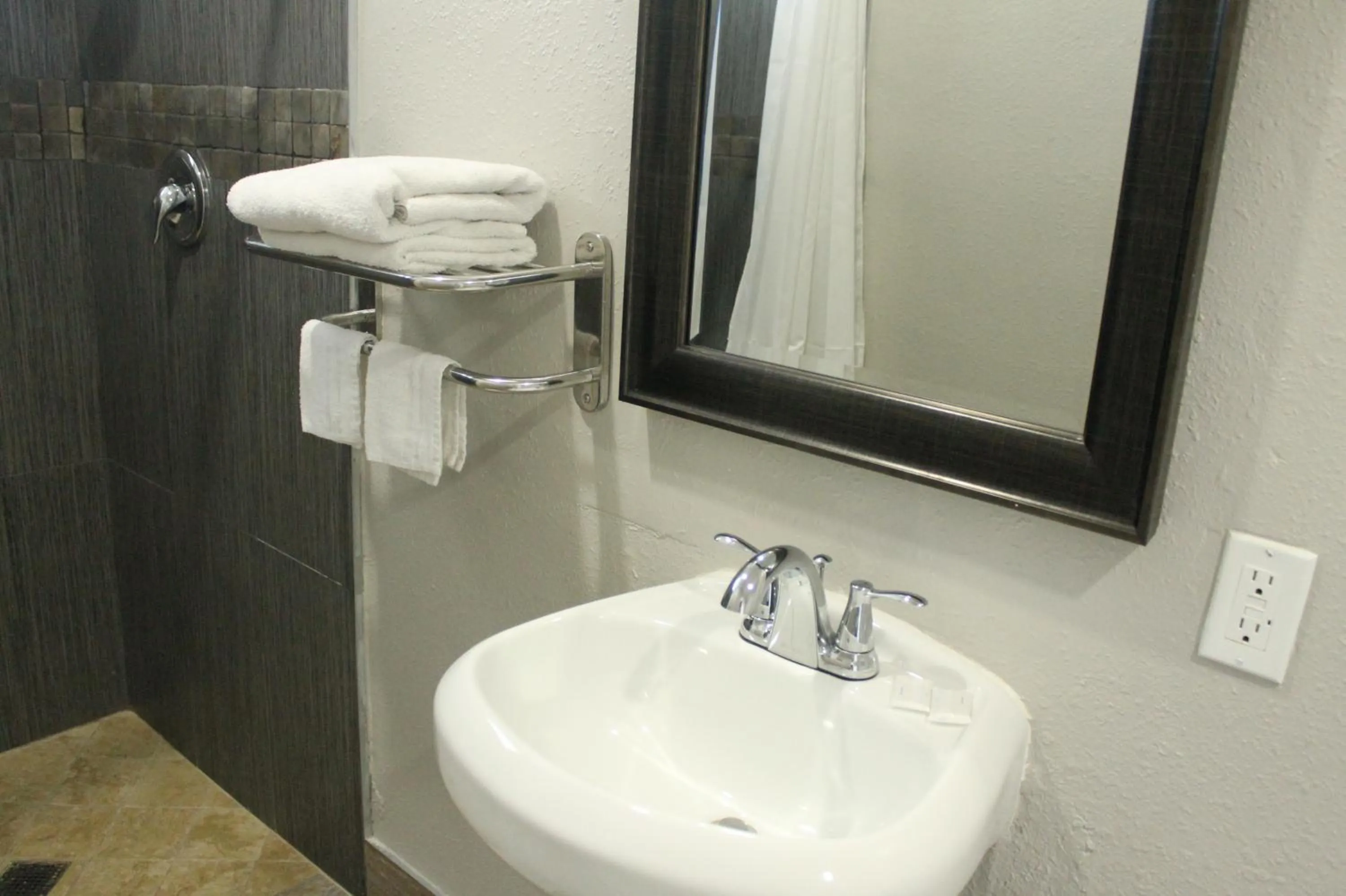 Bathroom in Town House Motel