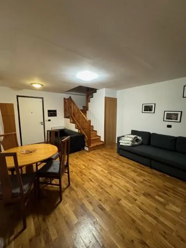 1 Bed Flat - Sleeps 4 - Pets - Smoking on terrace