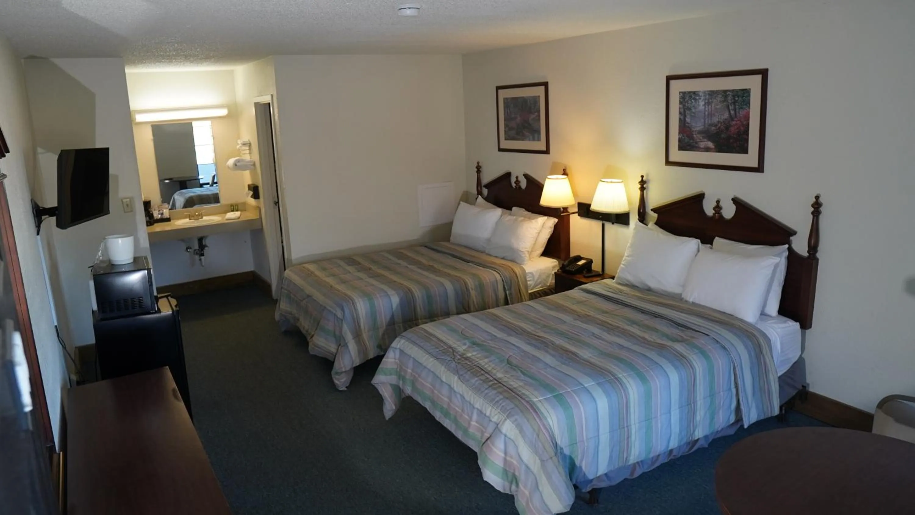 Bed in Skyline Lodge