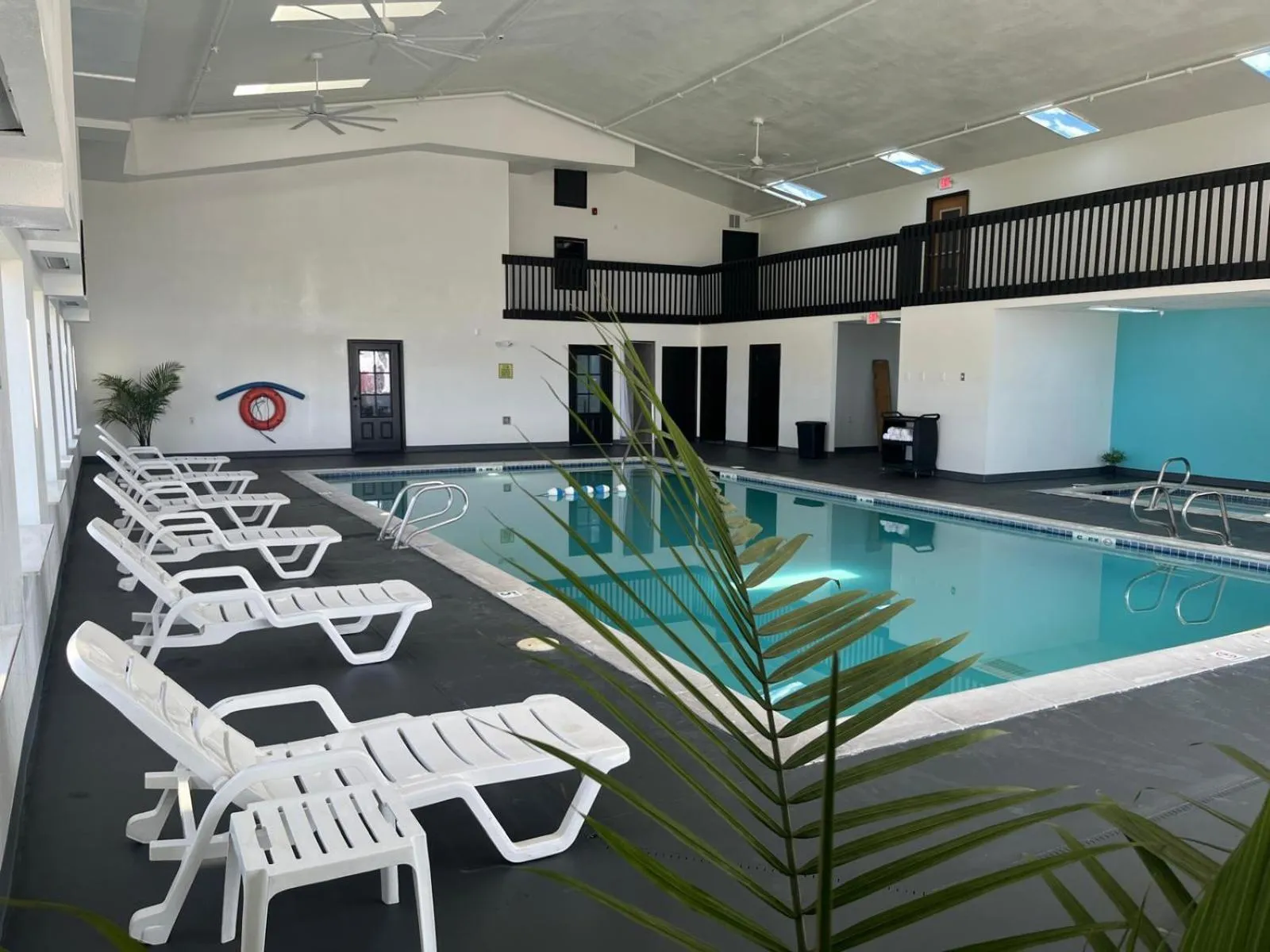 Swimming pool in Alliance Hotel & Suites, a Howard Johnson by Wyndham