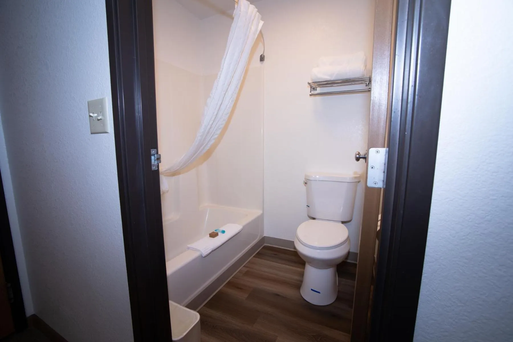 Bathroom in Alliance Hotel & Suites, a Howard Johnson by Wyndham