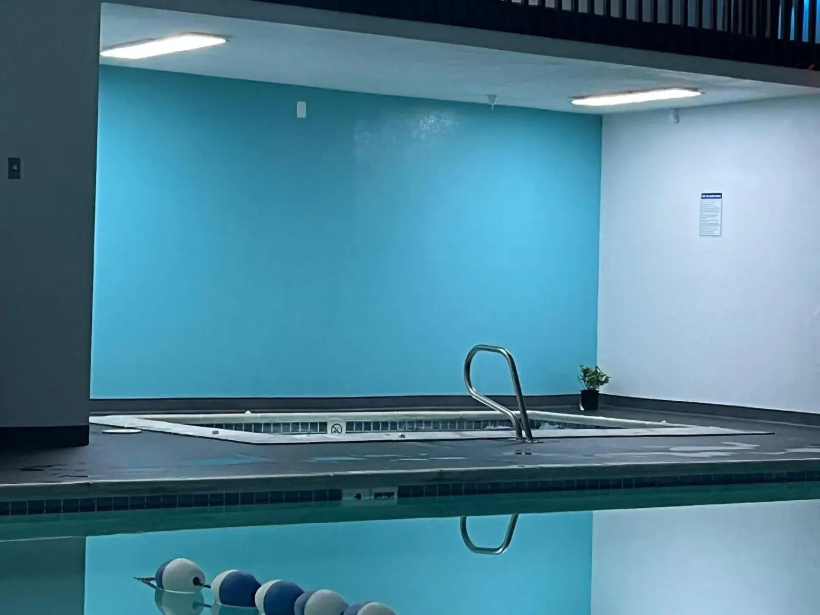 Swimming pool in Alliance Hotel & Suites, a Howard Johnson by Wyndham Swimming pool in Alliance Hotel & Suites, a Howard Johnson by Wyndham