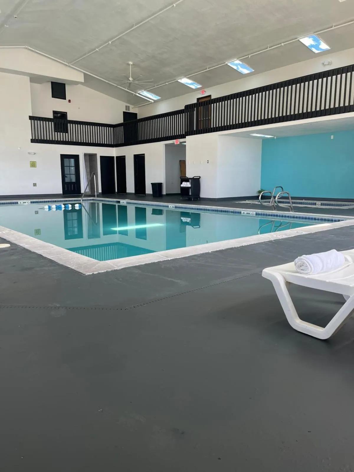 Swimming pool in Alliance Hotel & Suites, a Howard Johnson by Wyndham
