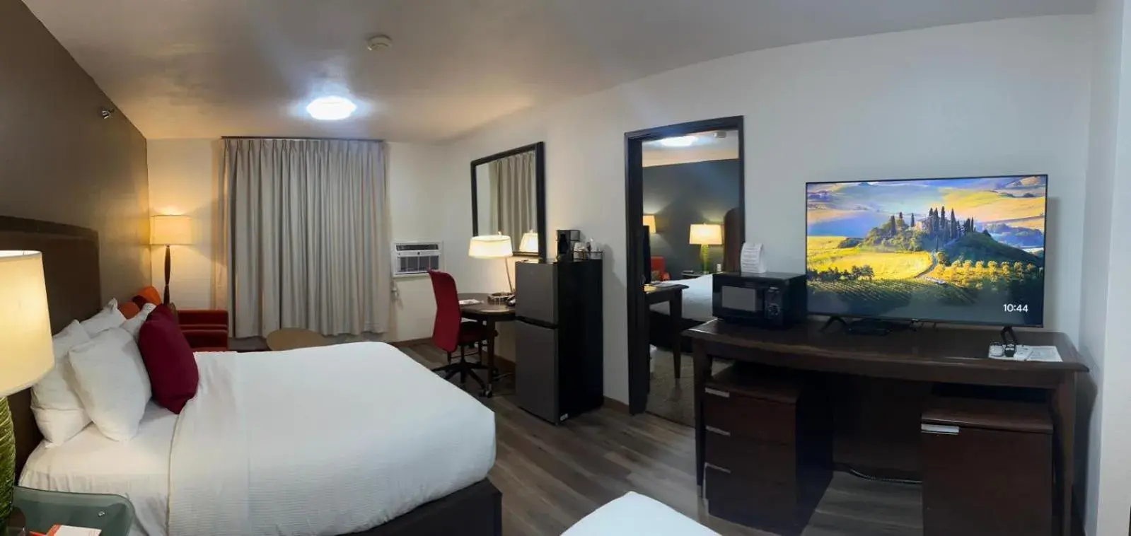 Bedroom, Bed in Alliance Hotel & Suites, a Howard Johnson by Wyndham Bedroom, Bed in Alliance Hotel & Suites, a Howard Johnson by Wyndham