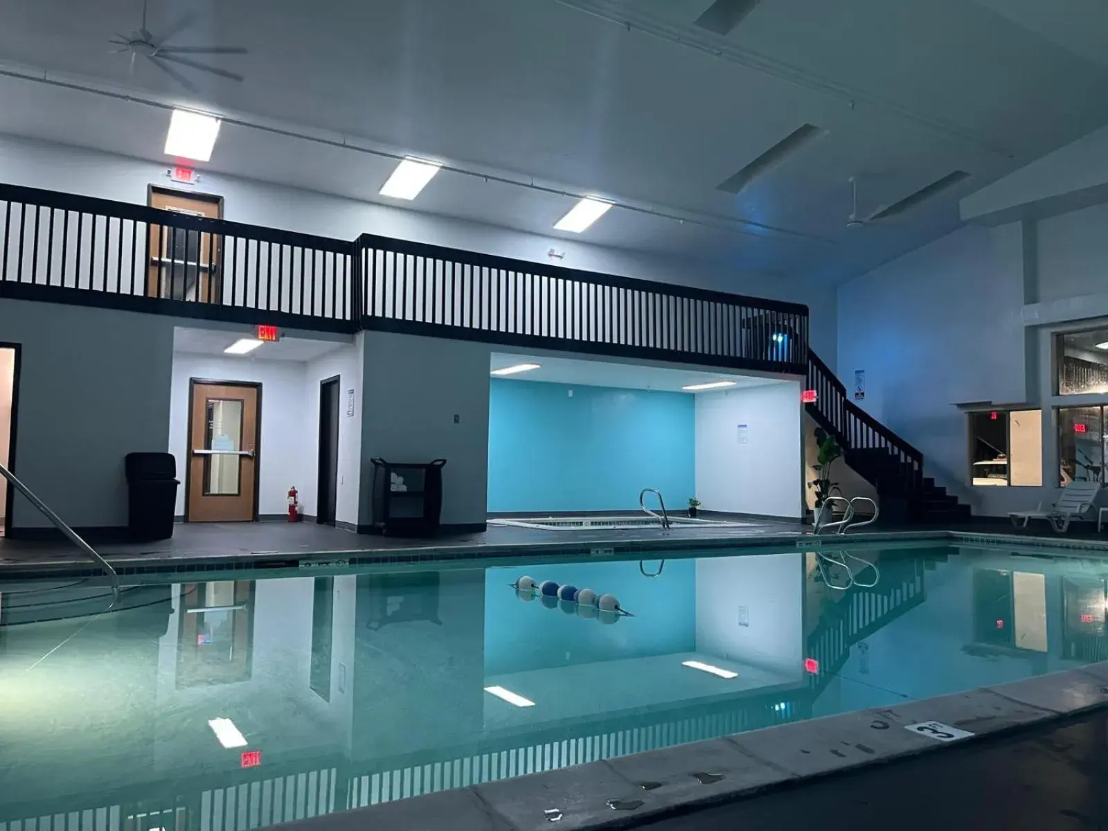 Swimming pool in Alliance Hotel & Suites, a Howard Johnson by Wyndham Swimming pool in Alliance Hotel & Suites, a Howard Johnson by Wyndham