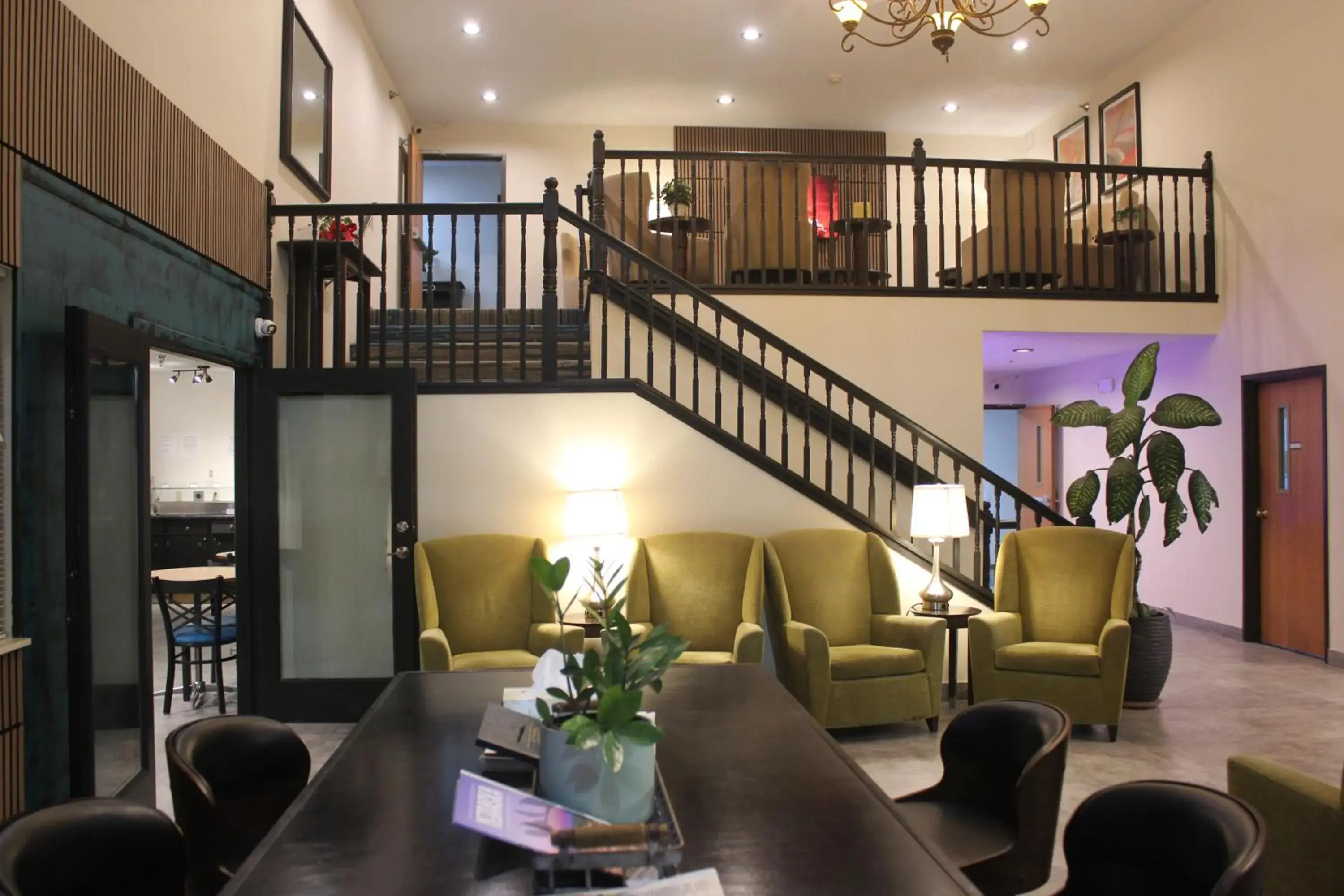 Lobby or reception in Alliance Hotel & Suites, a Howard Johnson by Wyndham Lobby or reception in Alliance Hotel & Suites, a Howard Johnson by Wyndham