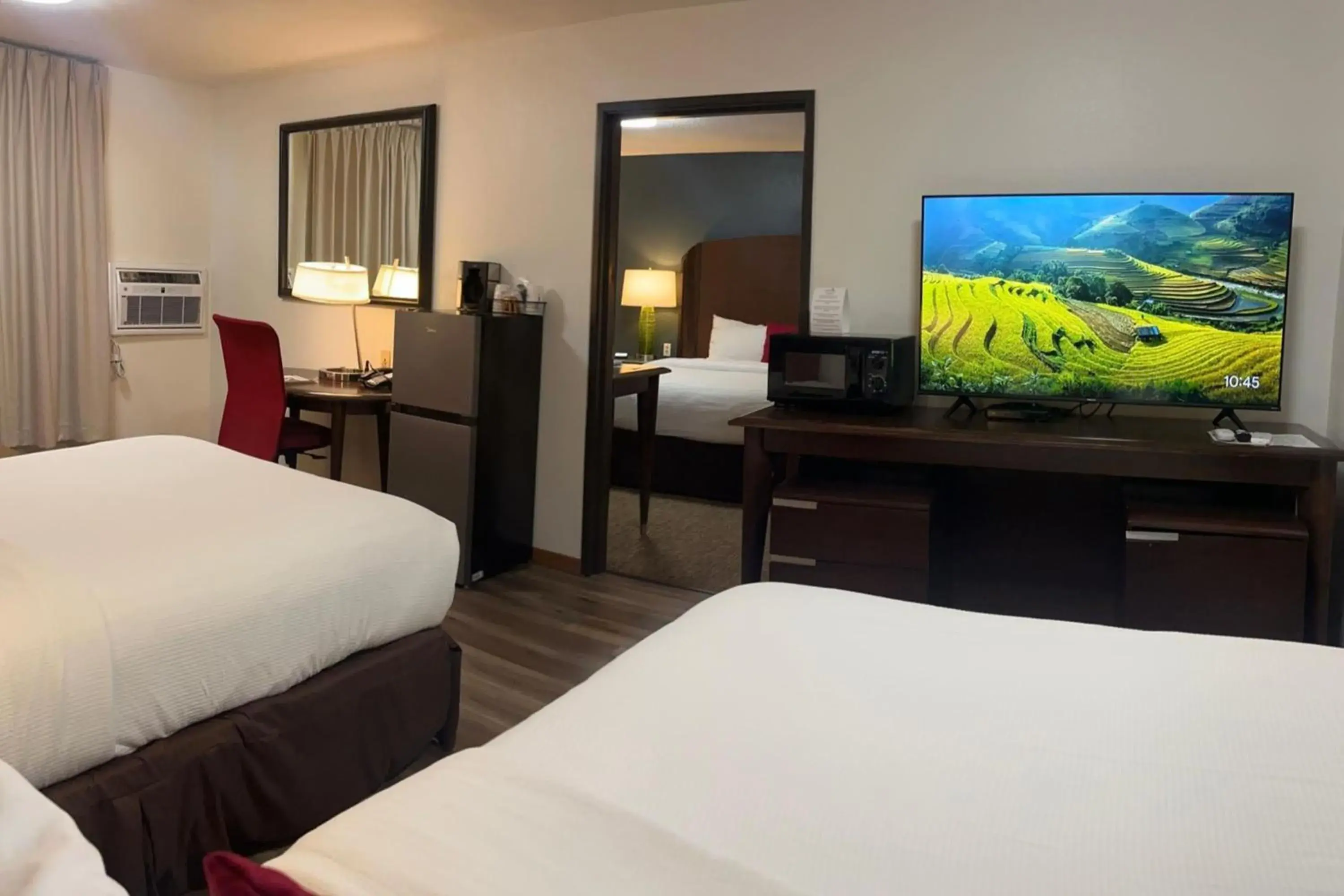 Photo of the whole room, Bed in Alliance Hotel & Suites, a Howard Johnson by Wyndham Photo of the whole room, Bed in Alliance Hotel & Suites, a Howard Johnson by Wyndham