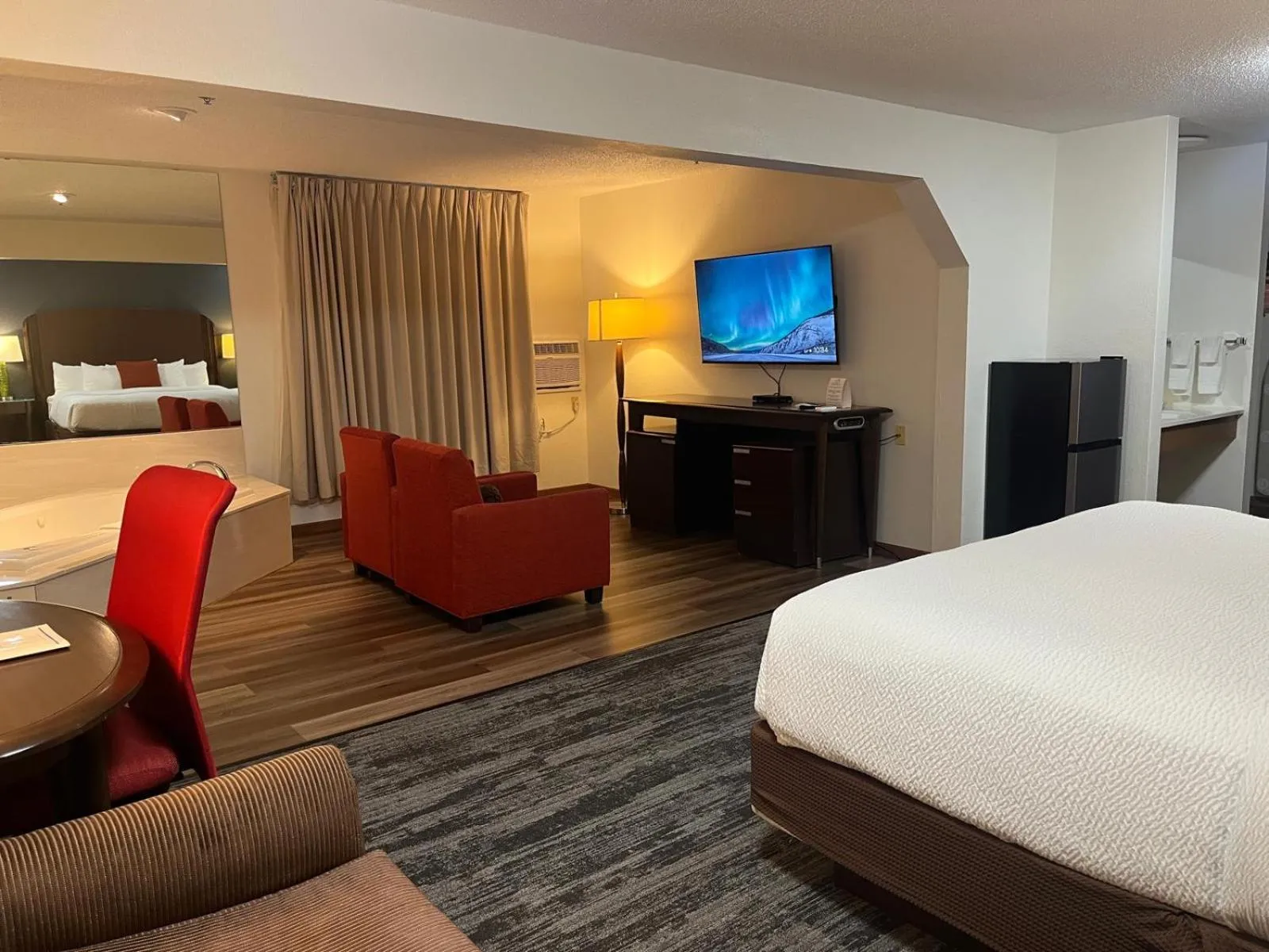 Bedroom, Bed in Alliance Hotel & Suites, a Howard Johnson by Wyndham