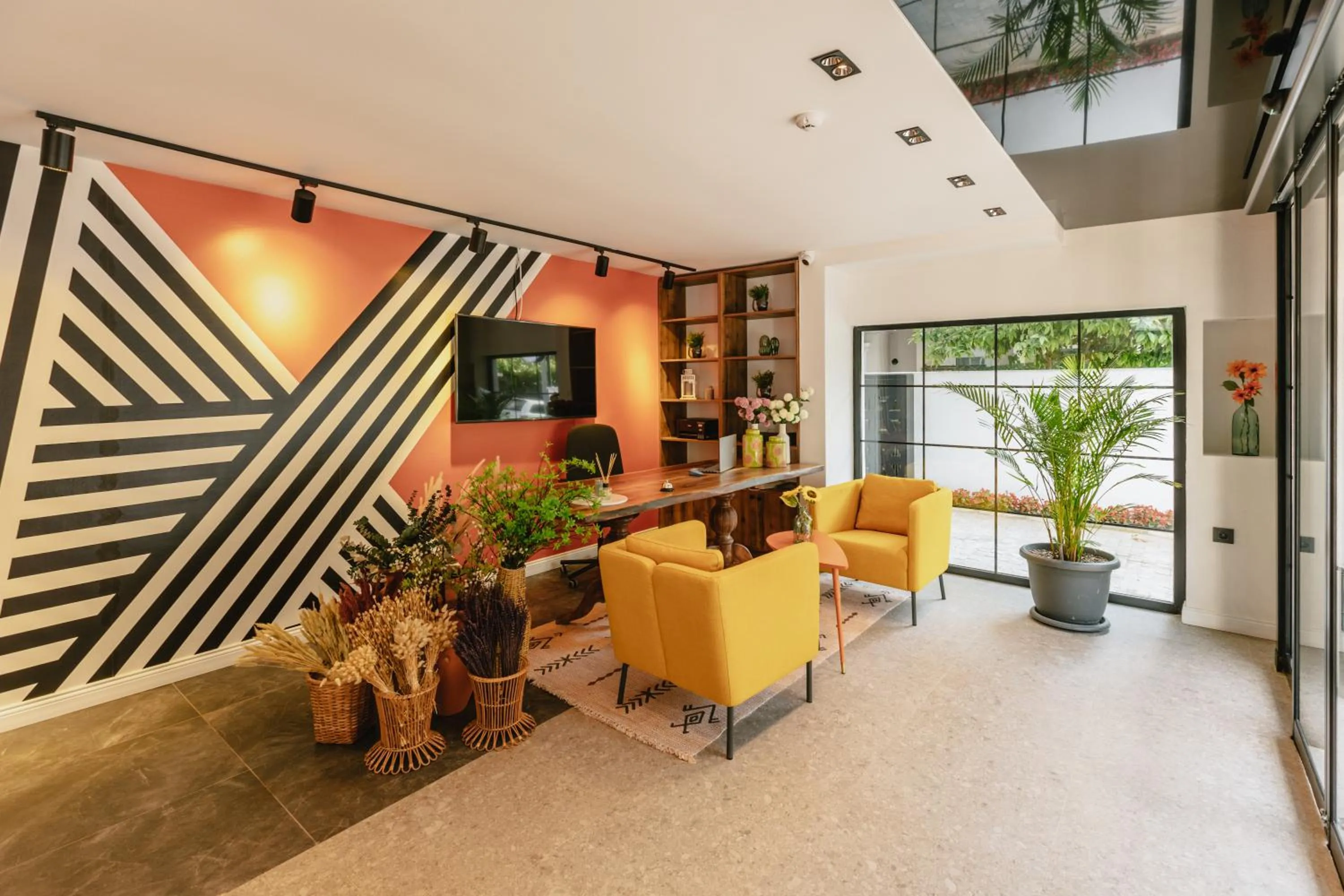 TV and multimedia in Ella Suites Hotel