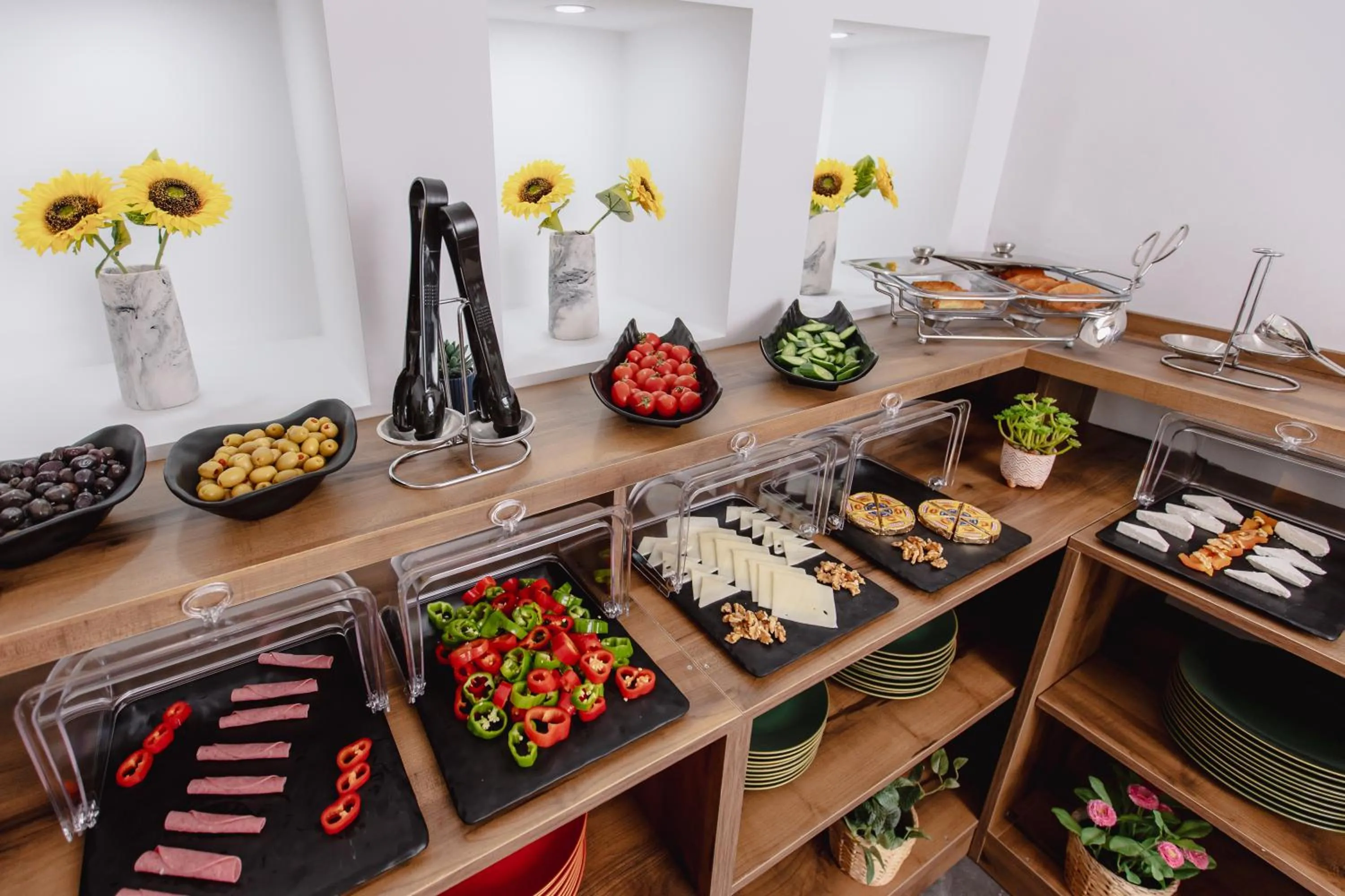 Buffet breakfast in Ella Suites Hotel