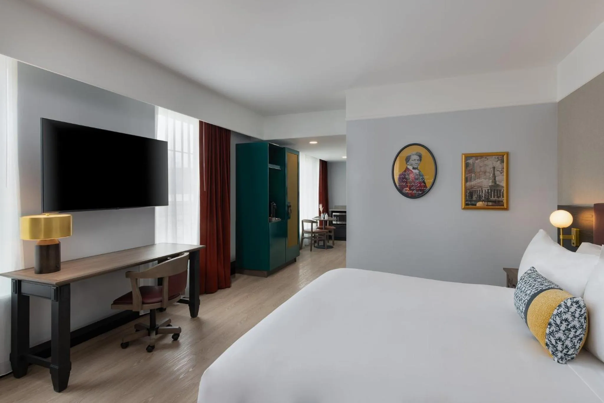 Photo of the whole room, Bed in Hotel Indigo West Chester - Downtown by IHG