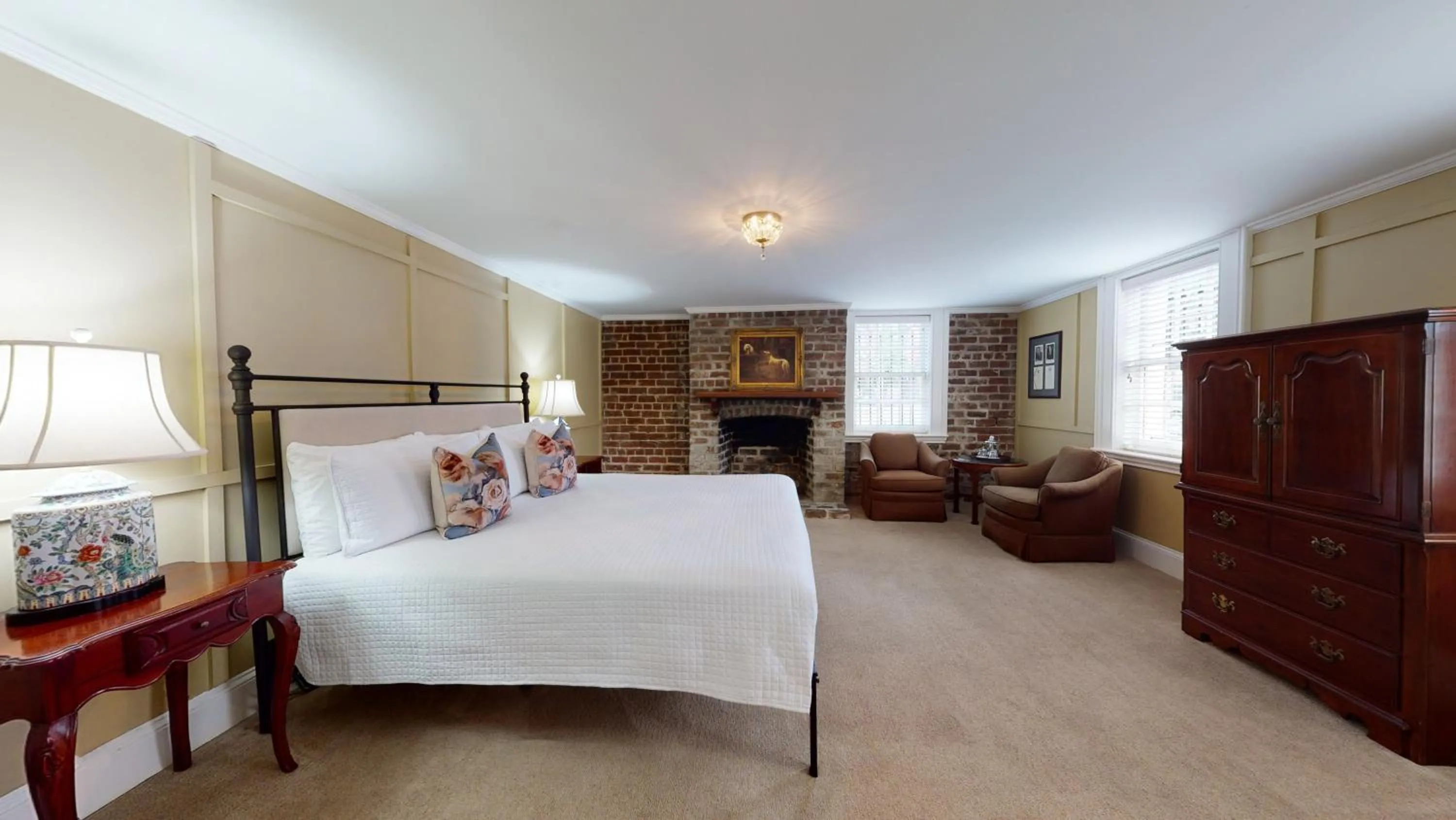 Photo of the whole room in The Presidents' Quarters Inn