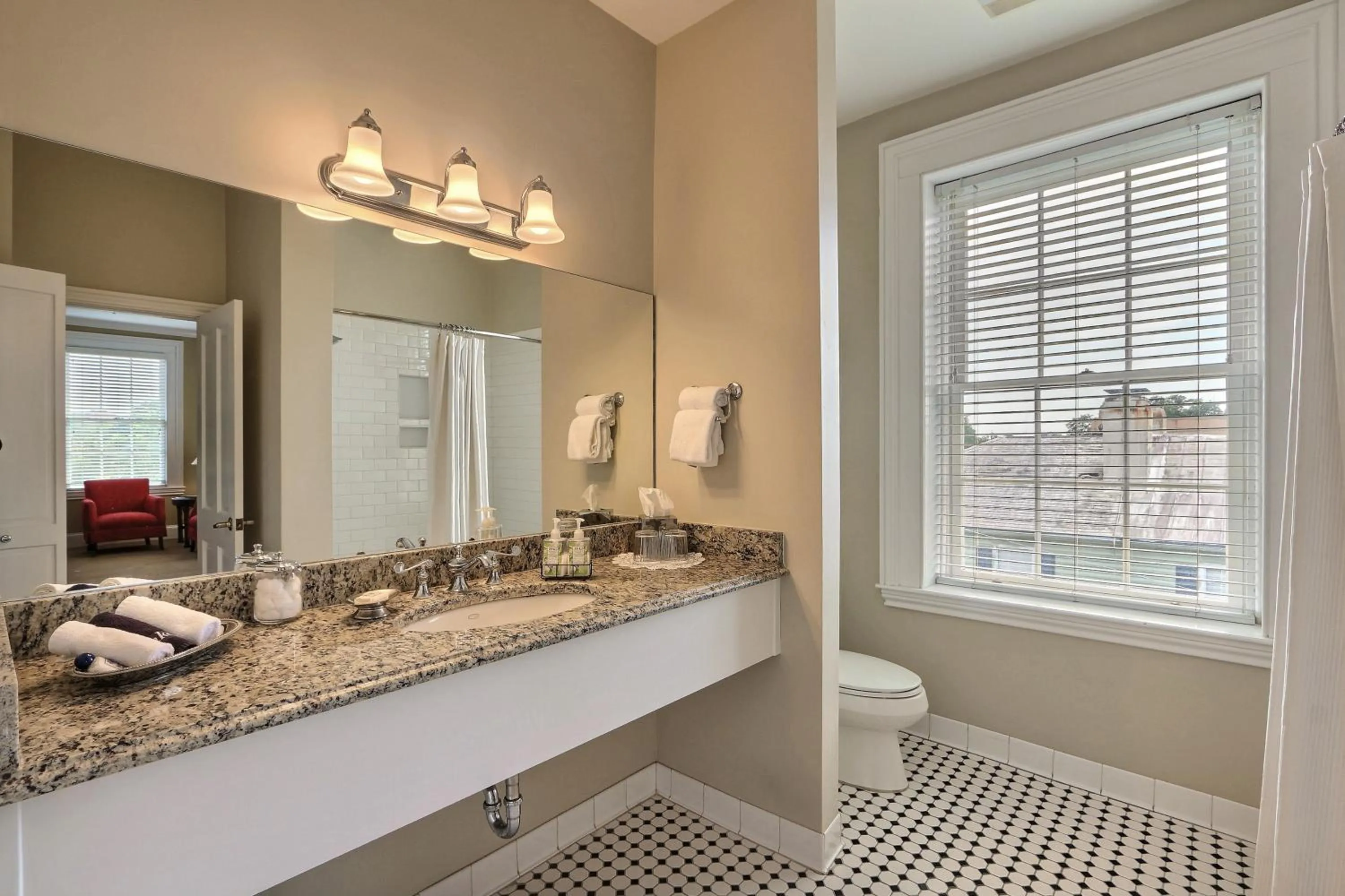 Bathroom in The Presidents' Quarters Inn