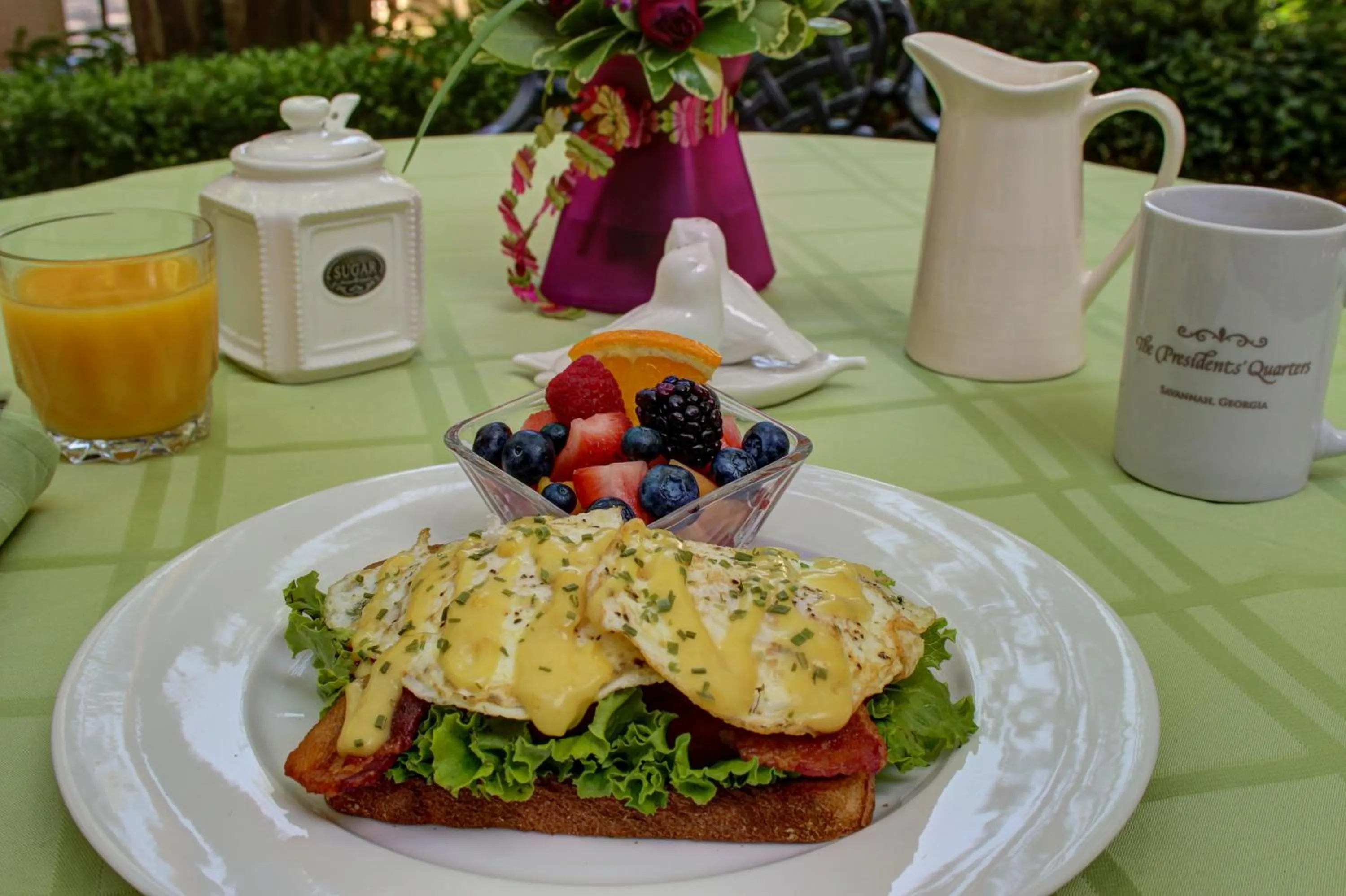 Breakfast in The Presidents' Quarters Inn