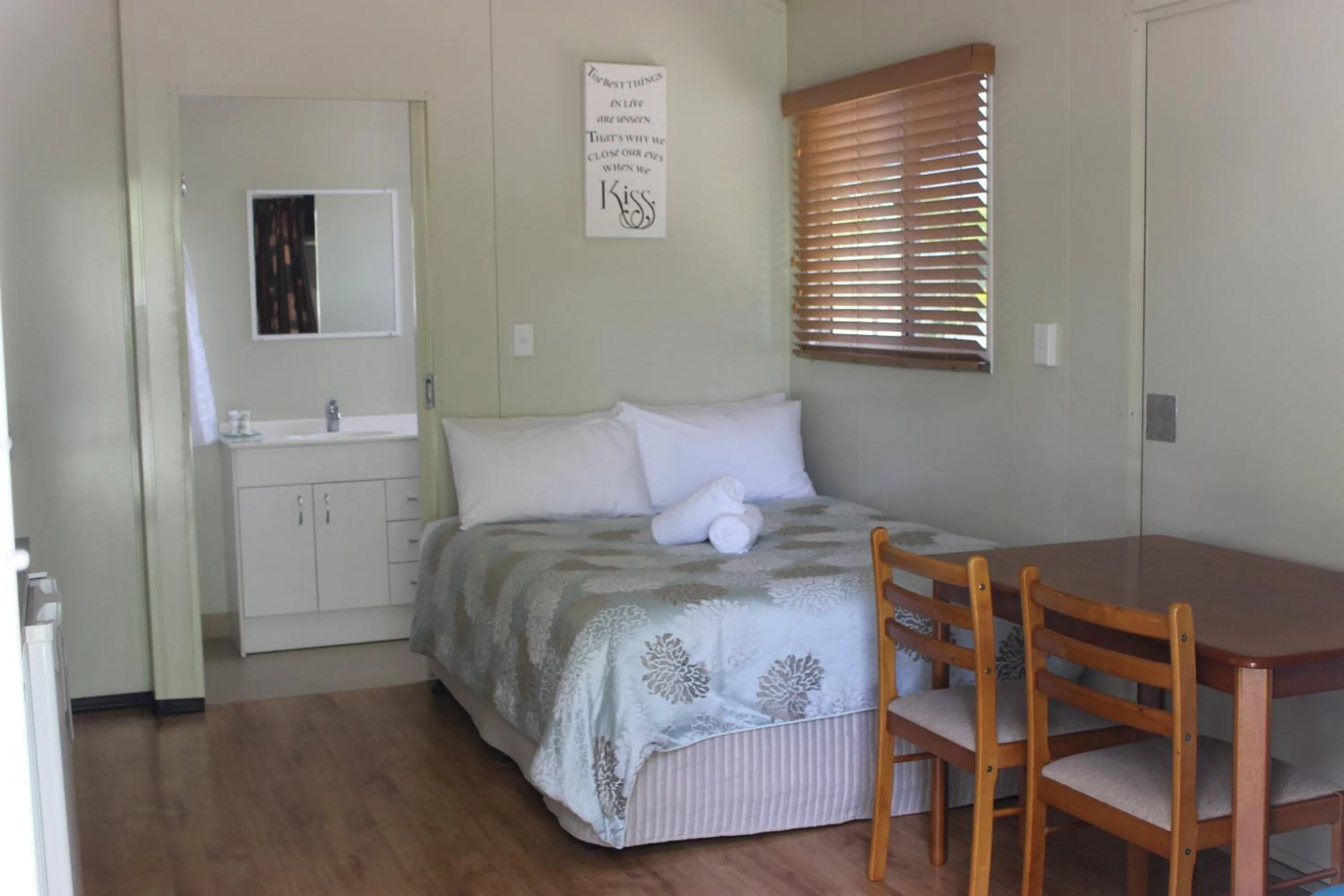 Bedroom, Bed in Aussie Outback Oasis Holiday Park