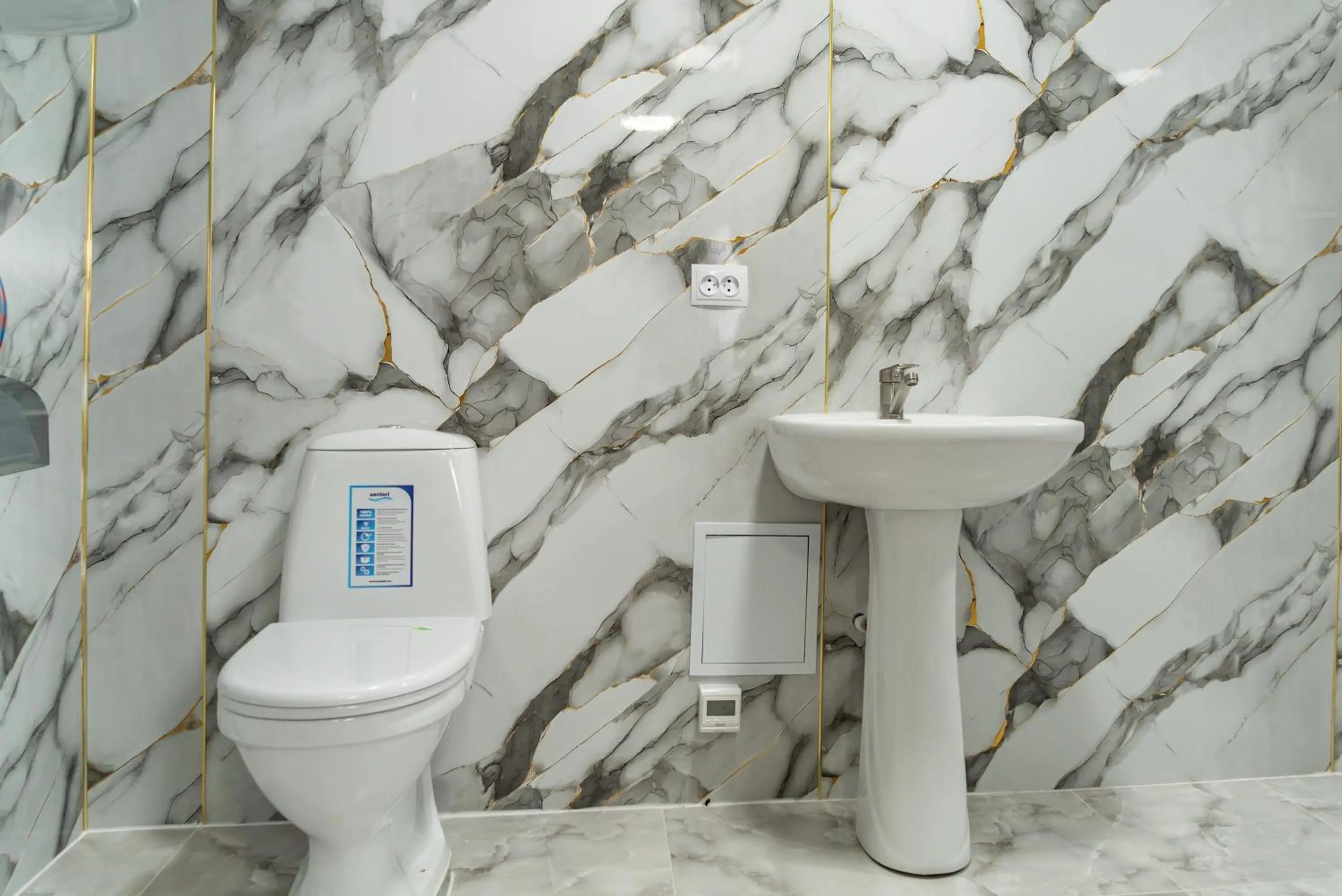 Toilet in Baytor Guest House
