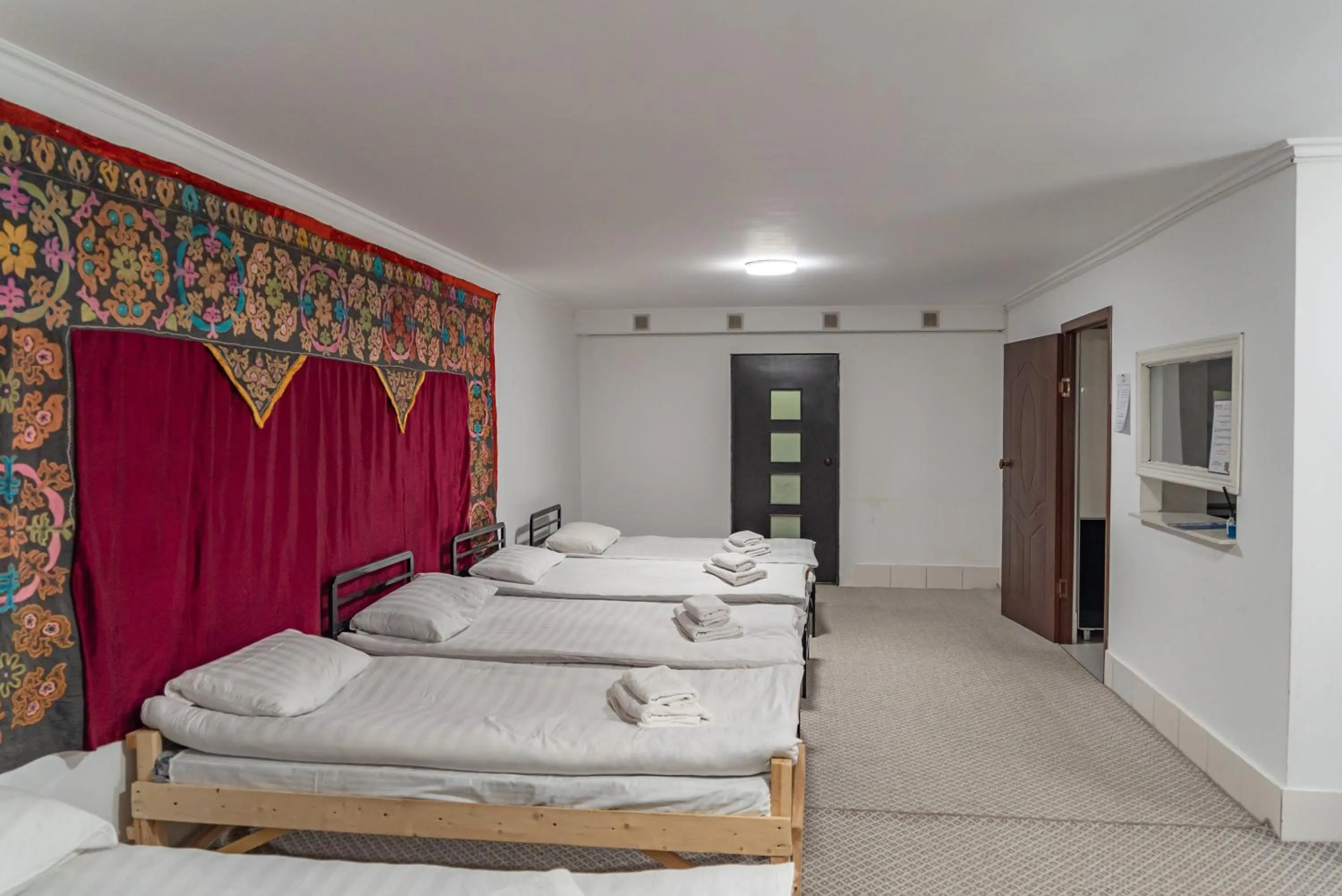 towels, Bed in Baytor Guest House