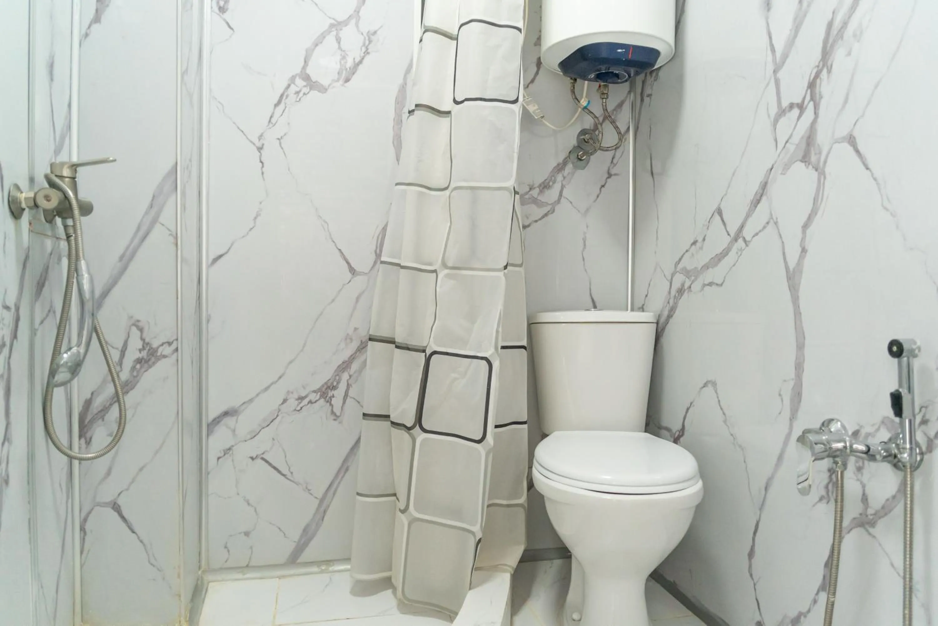 Toilet in Baytor Guest House