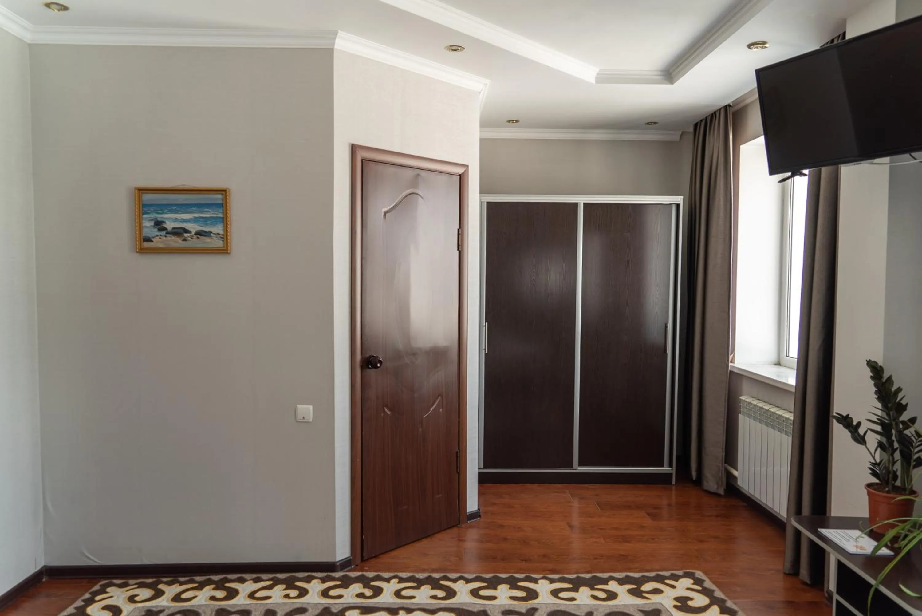wardrobe in Baytor Guest House