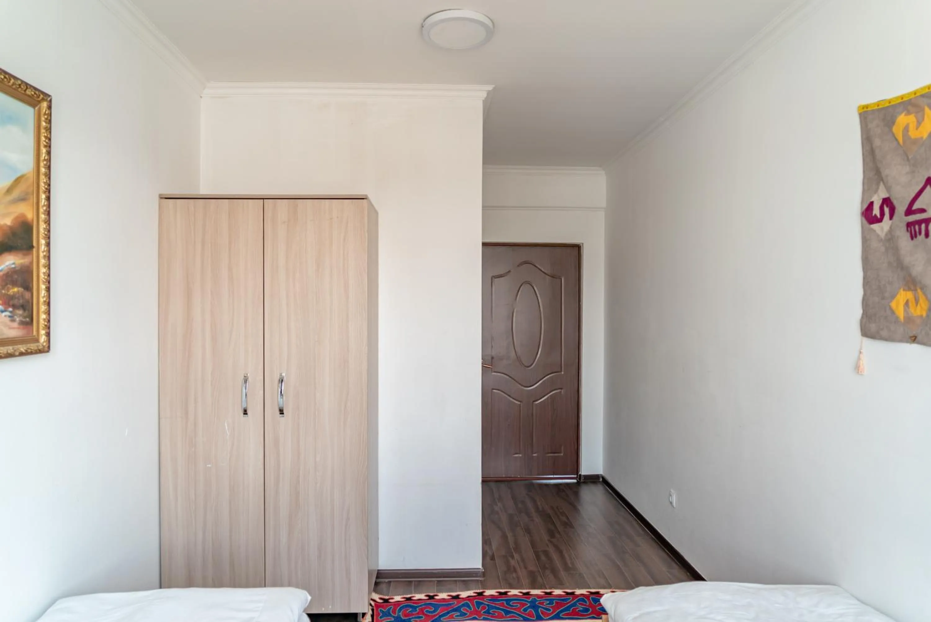 wardrobe, Bed in Baytor Guest House