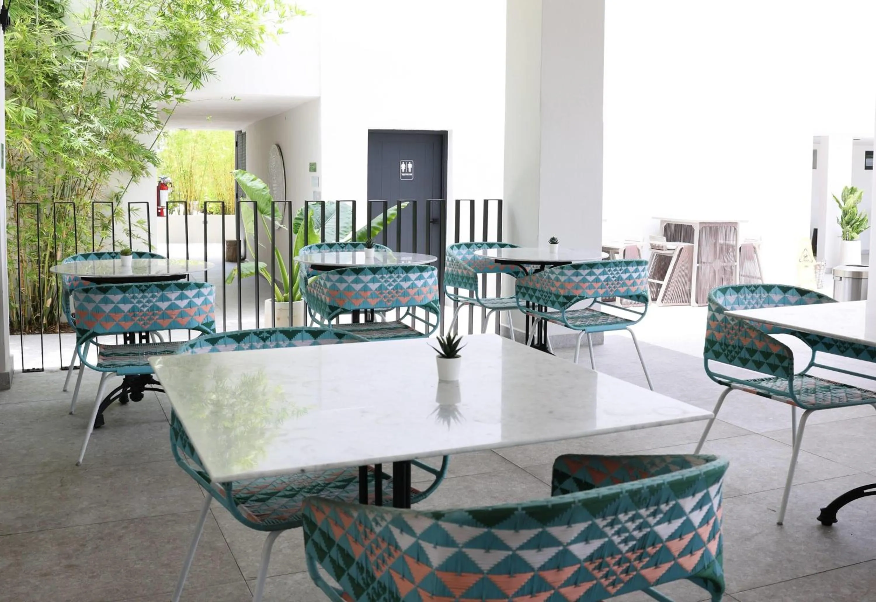 Restaurant/places to eat in Bali Hotel Adults Only Isla Verde, a Trademark by Wyndham