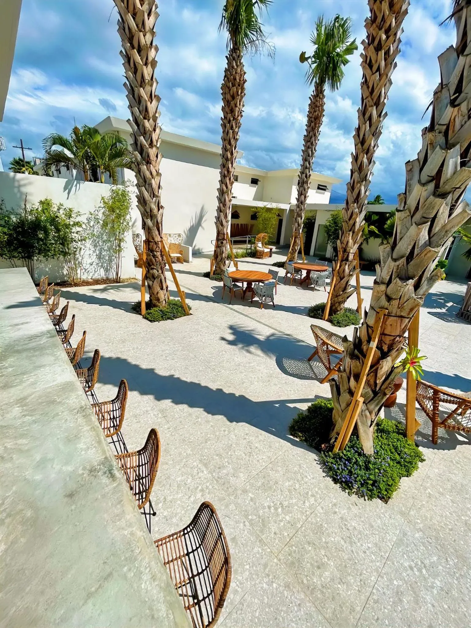 Restaurant/places to eat in Bali Hotel Adults Only Isla Verde, a Trademark by Wyndham