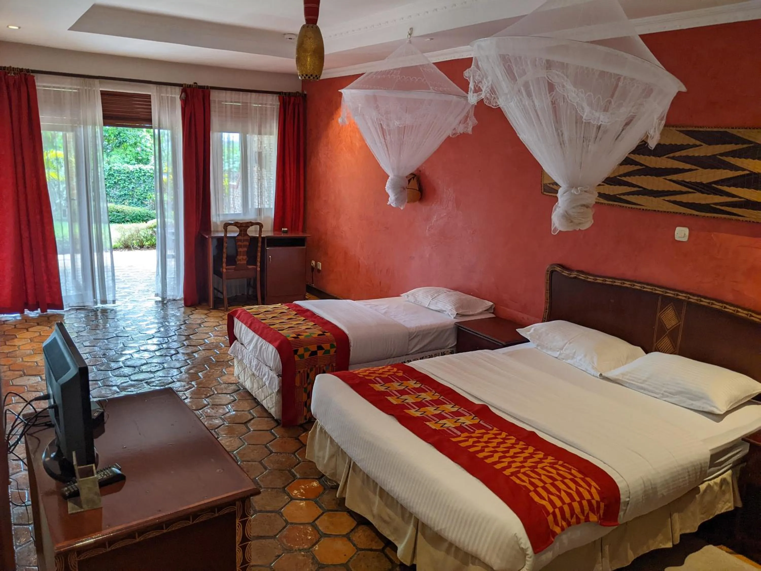 Bathroom, Bed in Inside Afrika Boutique Hotel