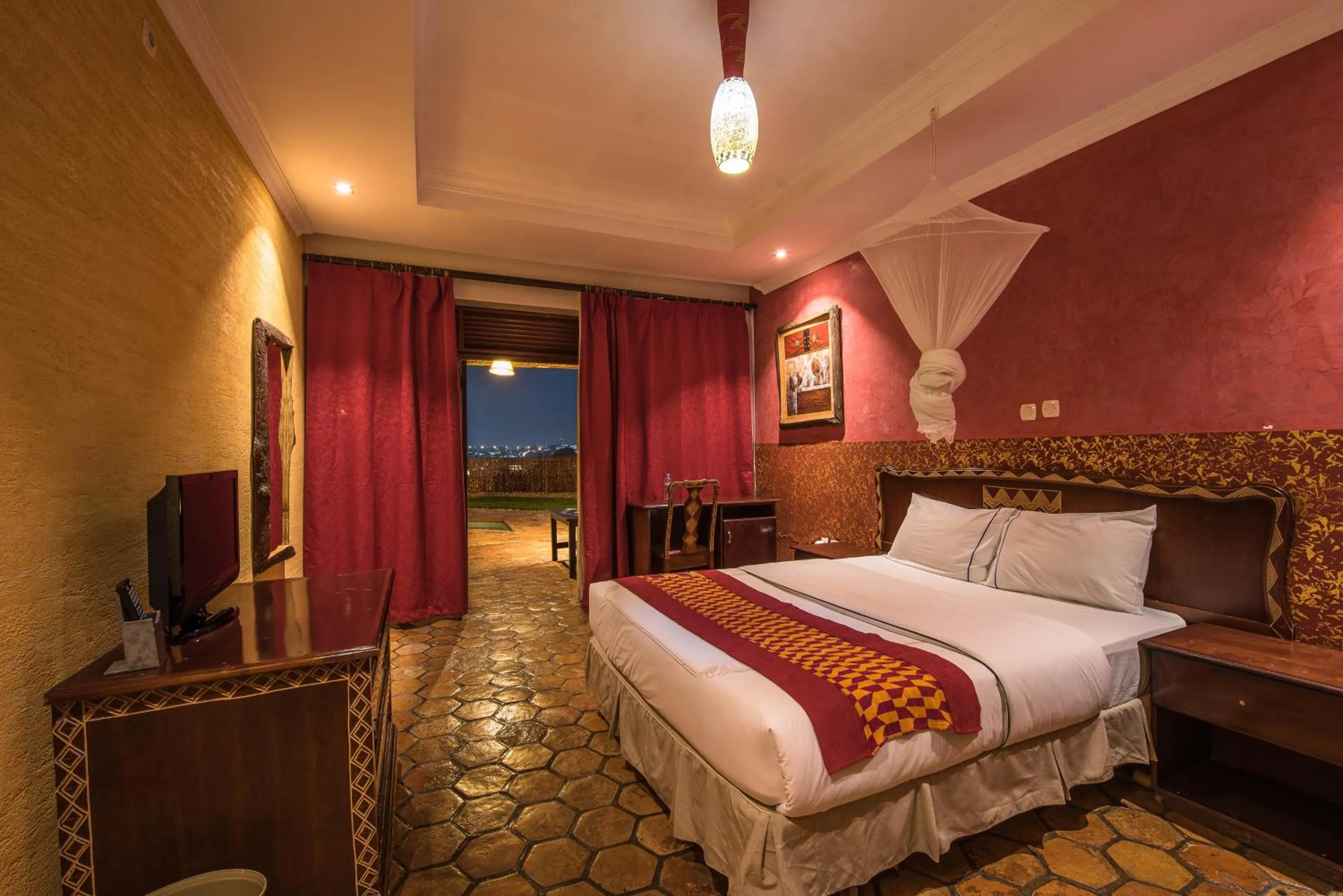 Photo of the whole room, Bed in Inside Afrika Boutique Hotel
