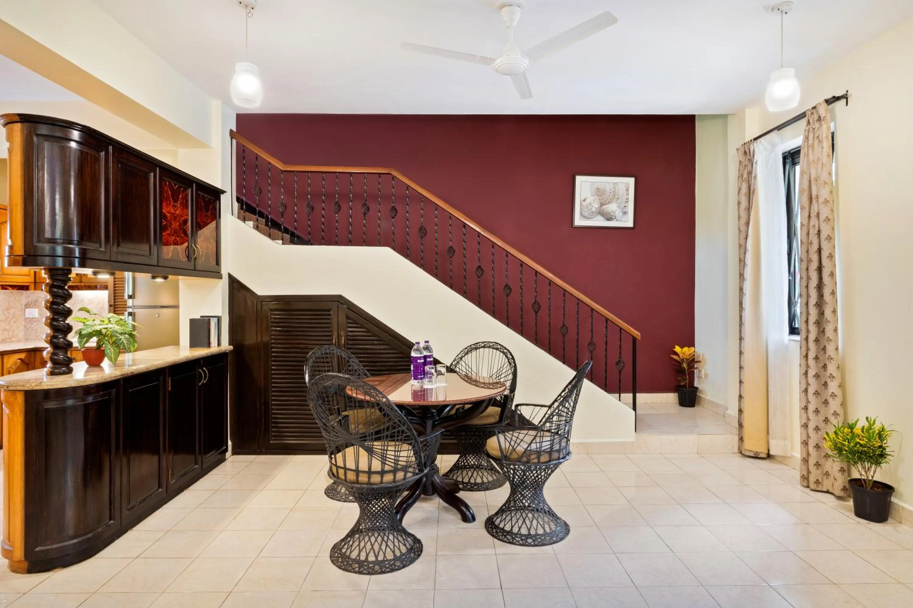 Dining area in De Mandarin Beach Resort Suites & Villas, Candolim