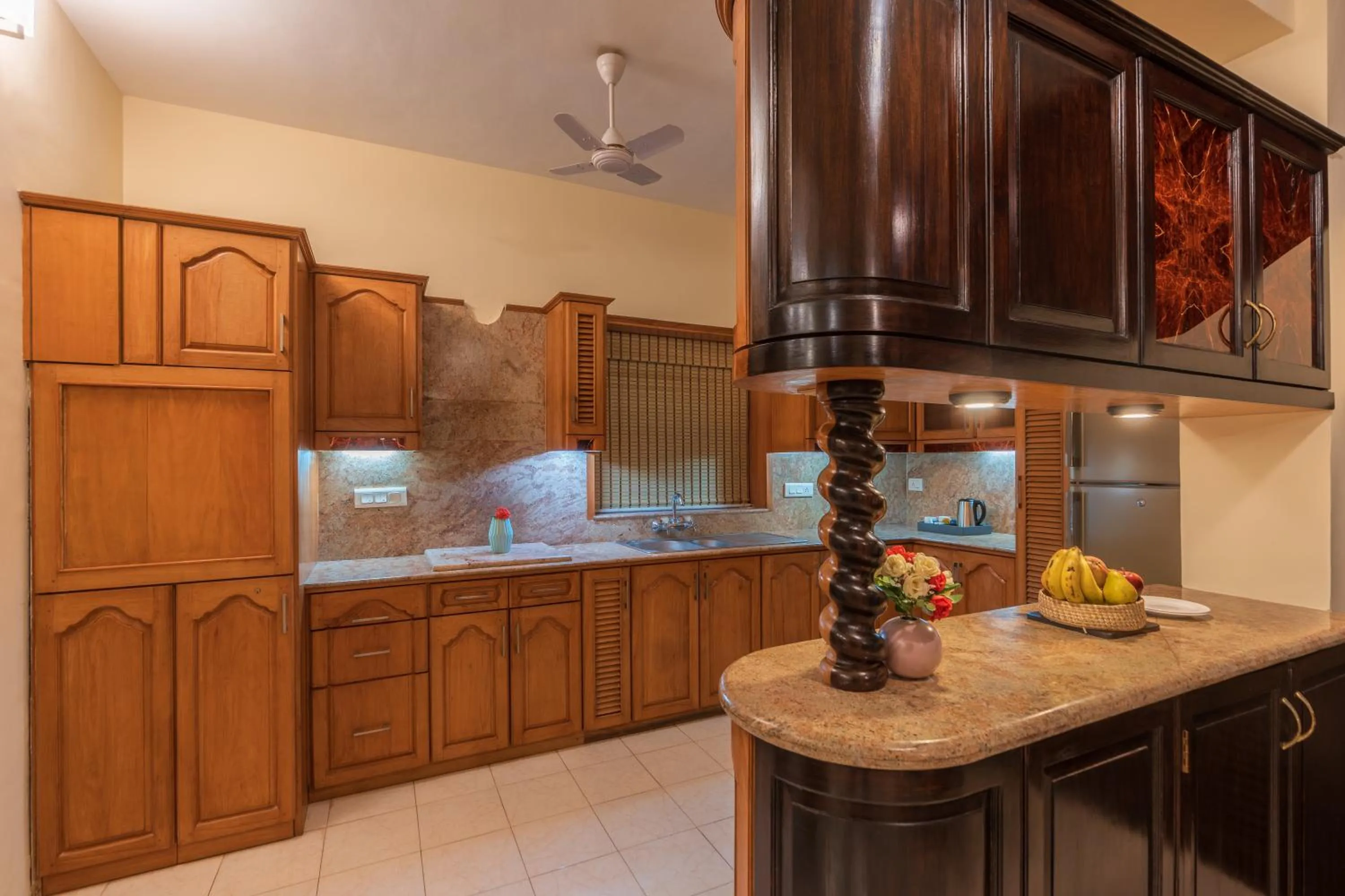 Kitchen or kitchenette in De Mandarin Beach Resort Suites & Villas, Candolim