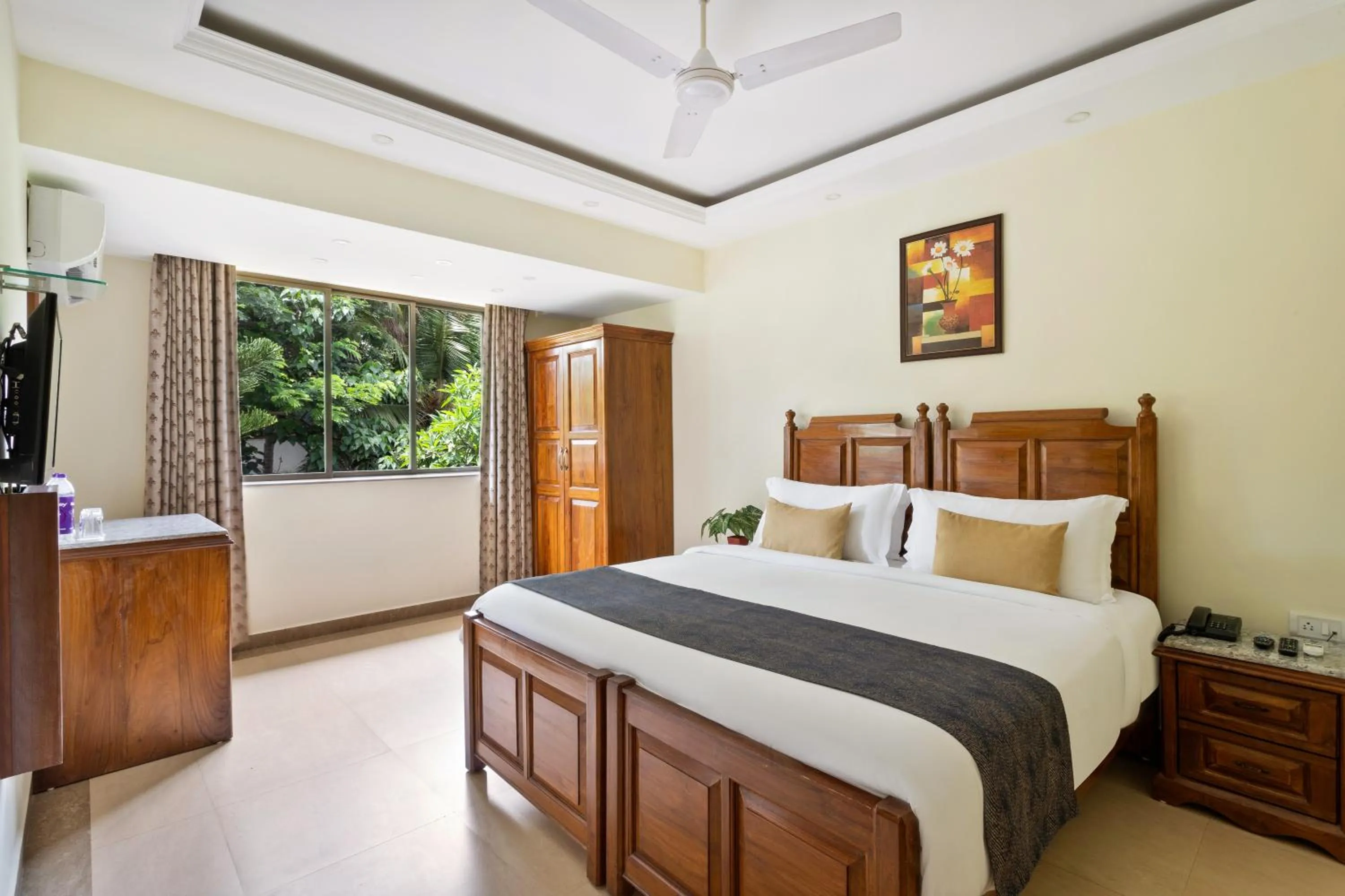 Bed in De Mandarin Beach Resort Suites & Villas, Candolim