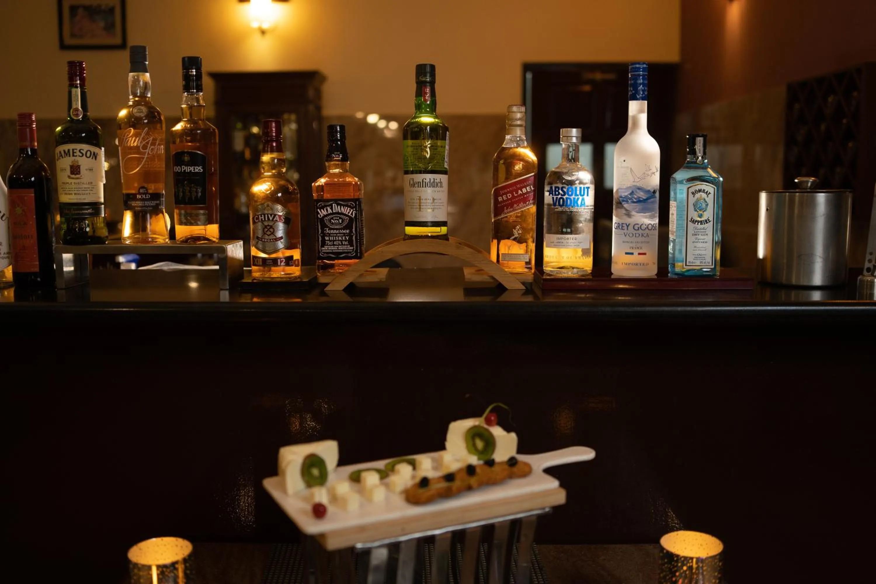 Restaurant/places to eat in De Mandarin Beach Resort Suites & Villas, Candolim