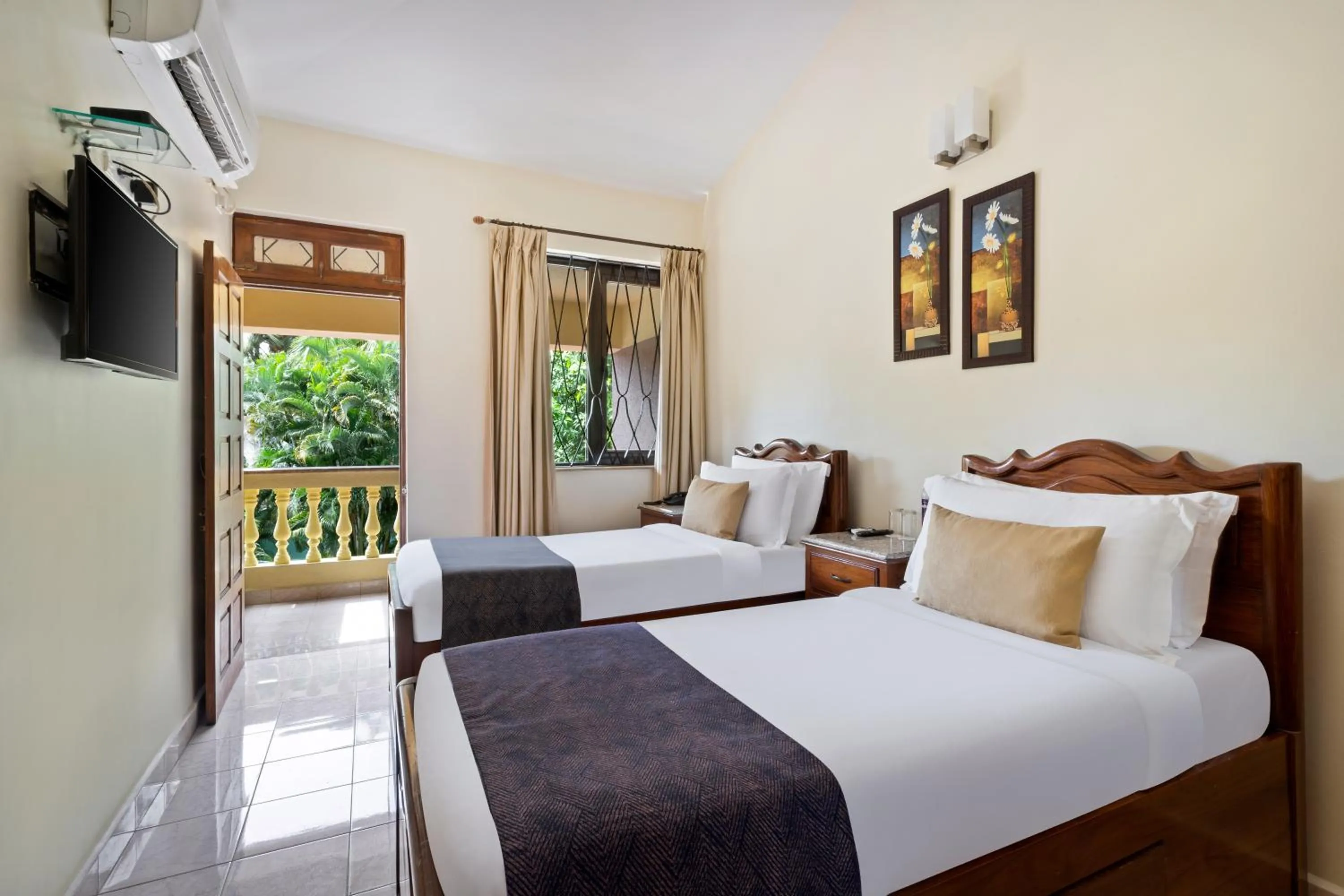 Bed in De Mandarin Beach Resort Suites & Villas, Candolim