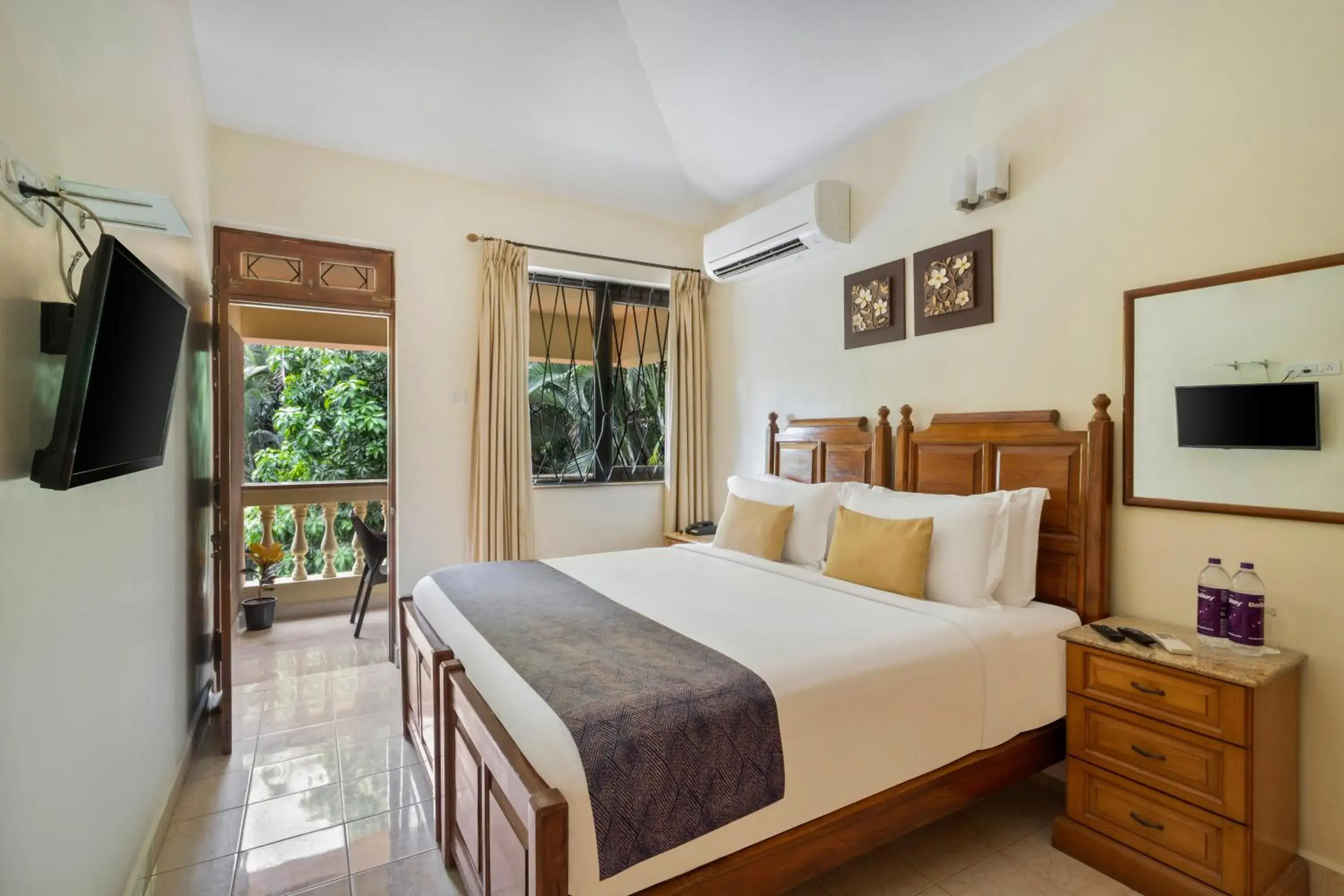 Bedroom, Bed in De Mandarin Beach Resort Suites & Villas, Candolim Bedroom, Bed in De Mandarin Beach Resort Suites & Villas, Candolim