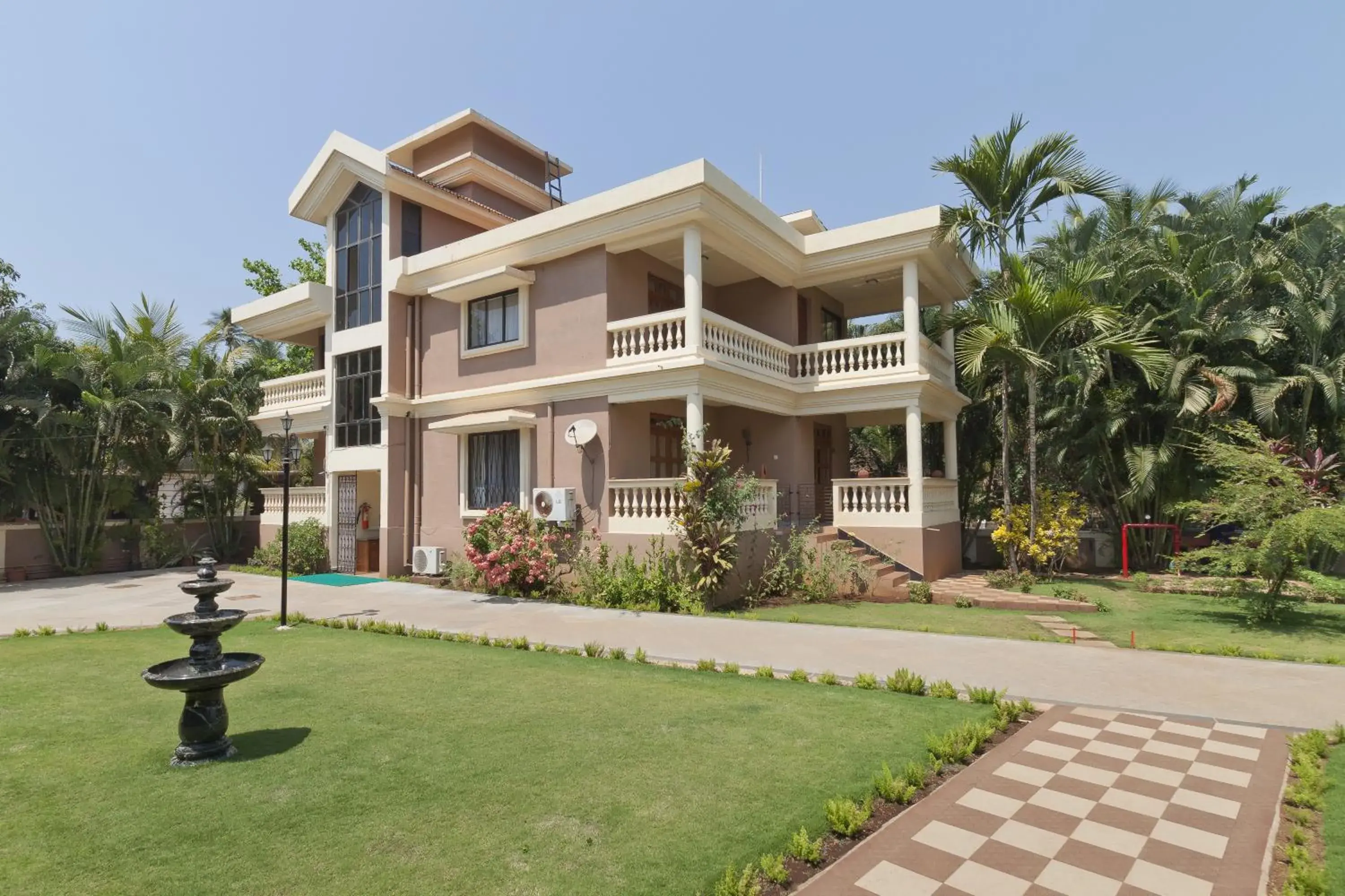 Facade/entrance in De Mandarin Beach Resort Suites & Villas, Candolim Facade/entrance in De Mandarin Beach Resort Suites & Villas, Candolim