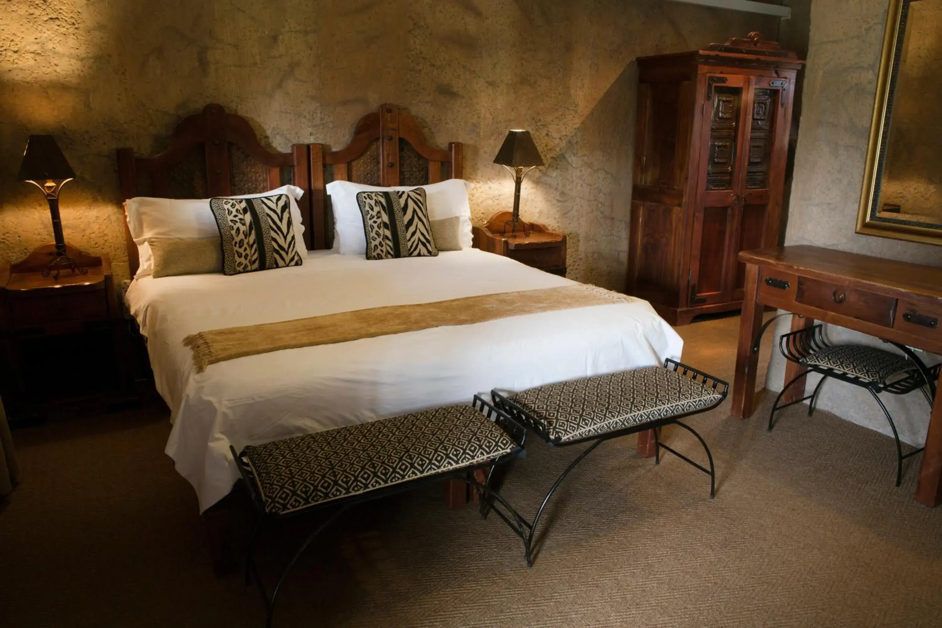 Standard Double or Twin Room - single occupancy - Stables Lodge in Zebra Nature Reserve Standard Double or Twin Room - single occupancy - Stables Lodge in Zebra Nature Reserve