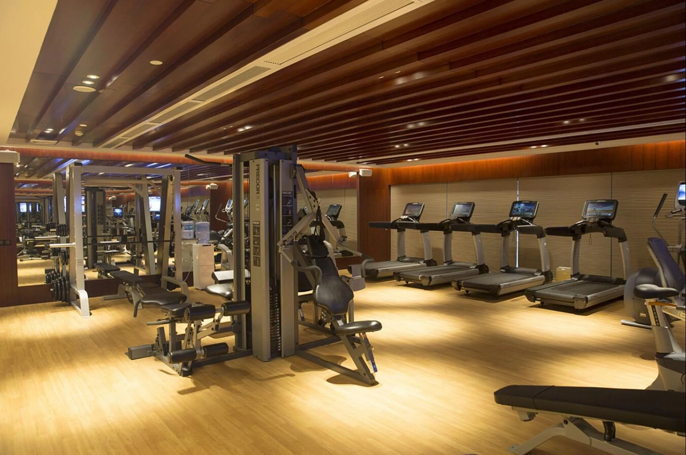 Fitness centre/facilities in Shantou International Hotel