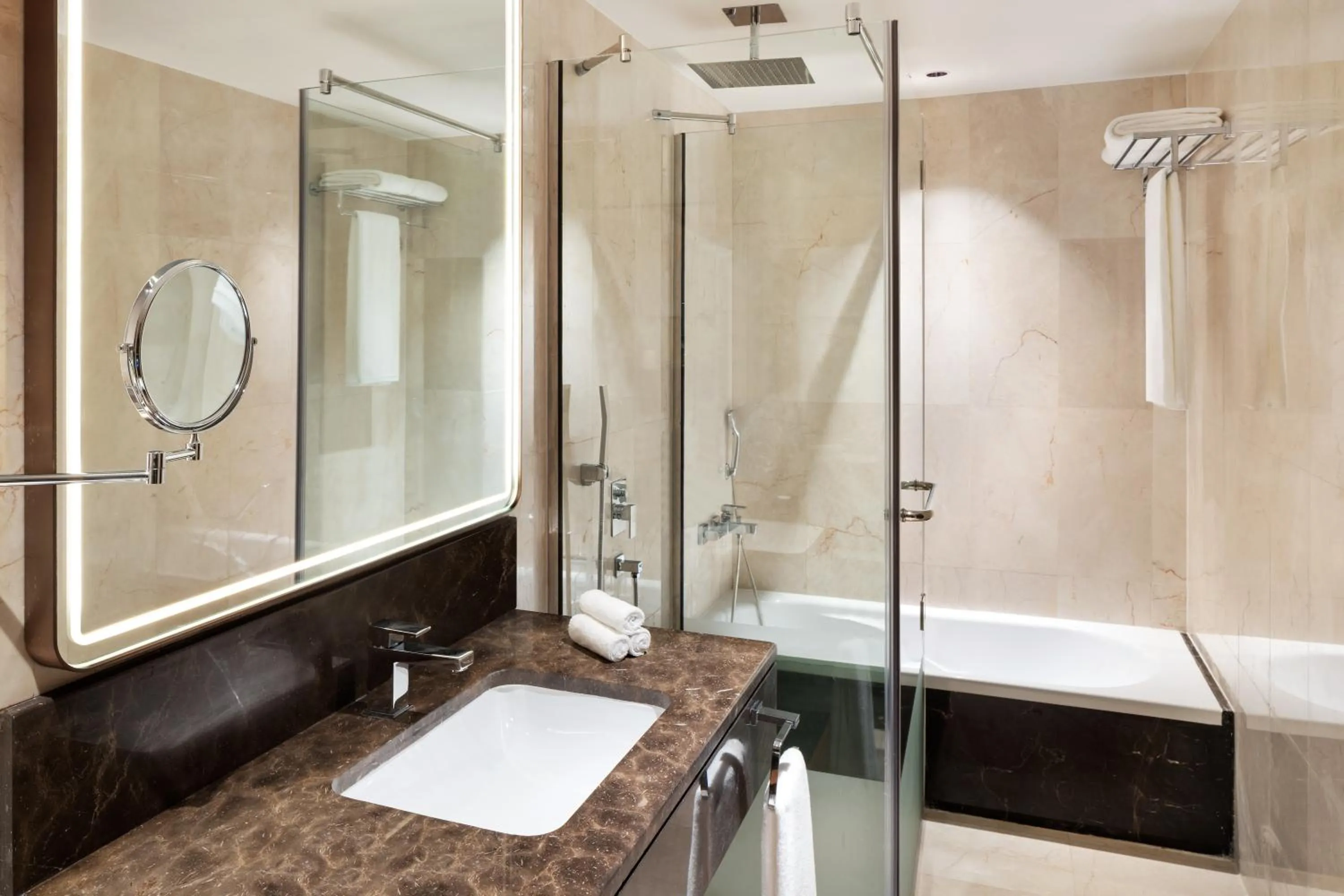 Bathroom in Vintage Grand Hotel Dubai