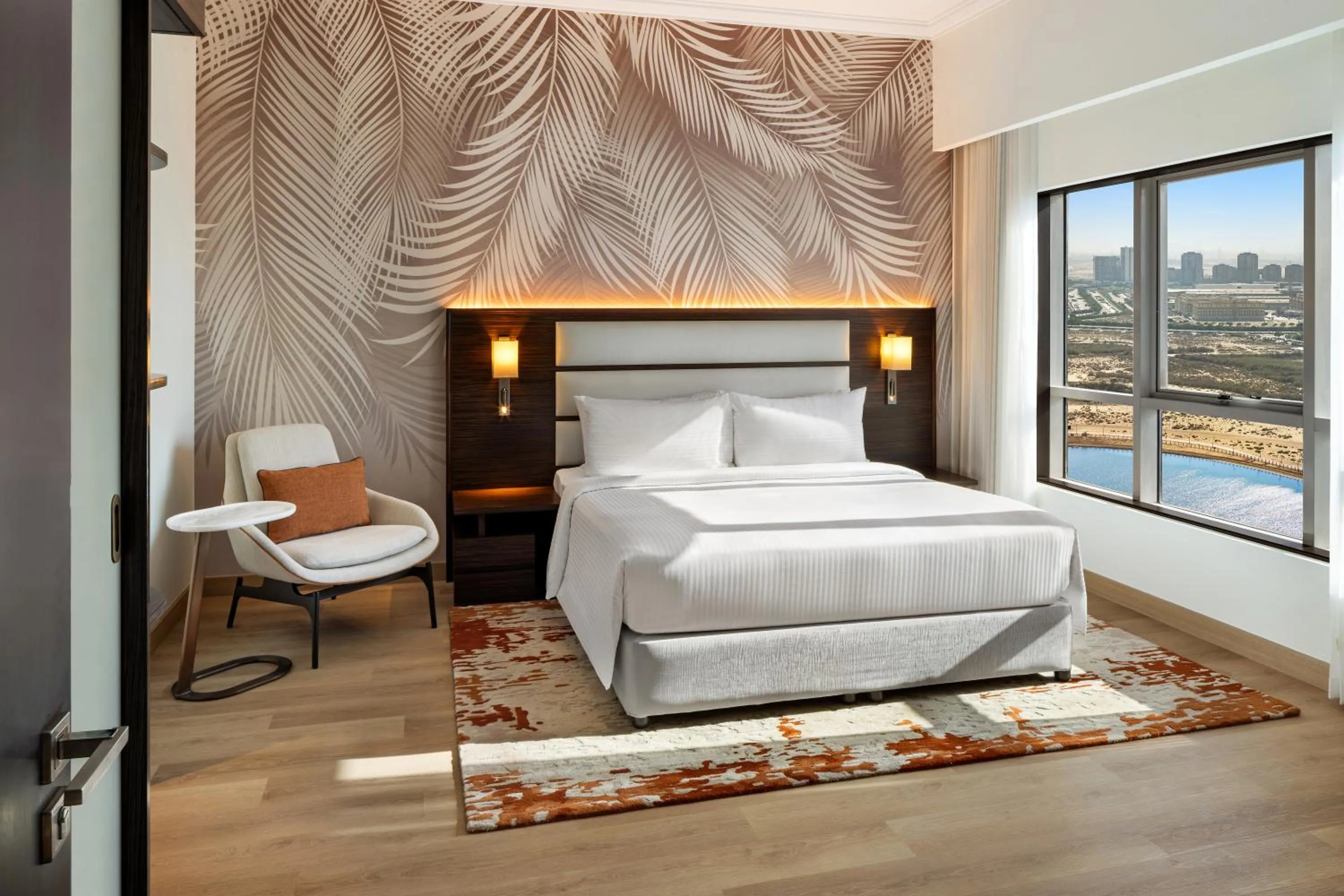 Lake view, Bed in Vintage Grand Hotel Dubai