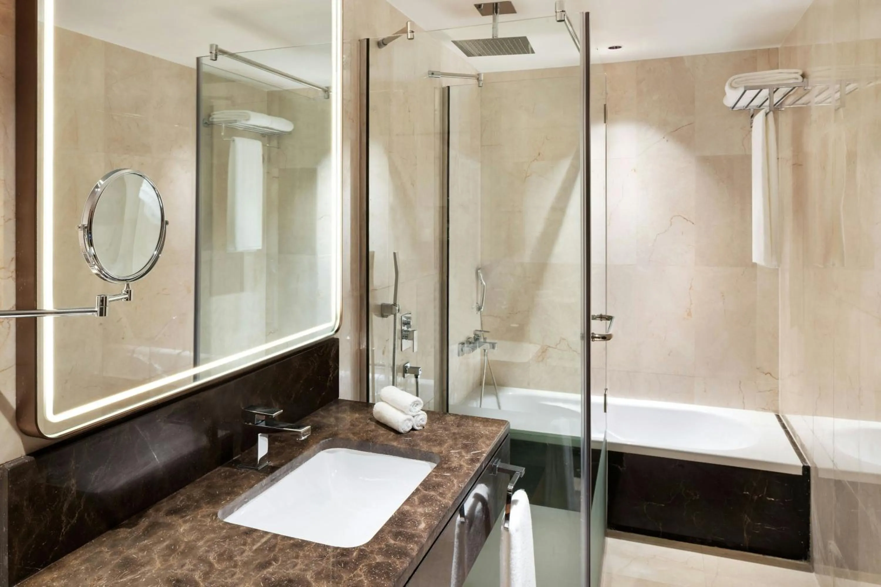 Bathroom in Vintage Grand Hotel Dubai