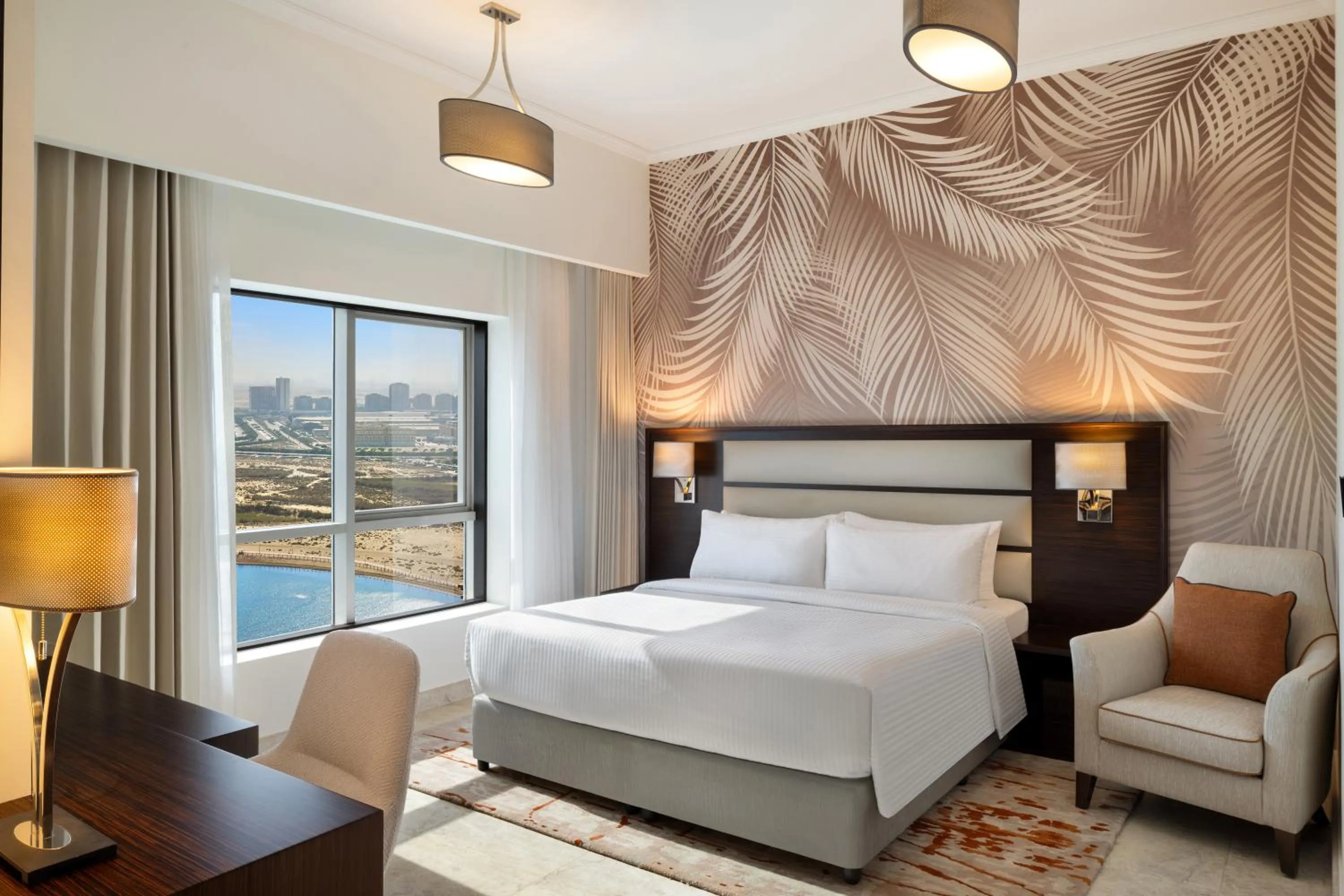 Lake view, Bed in Vintage Grand Hotel Dubai