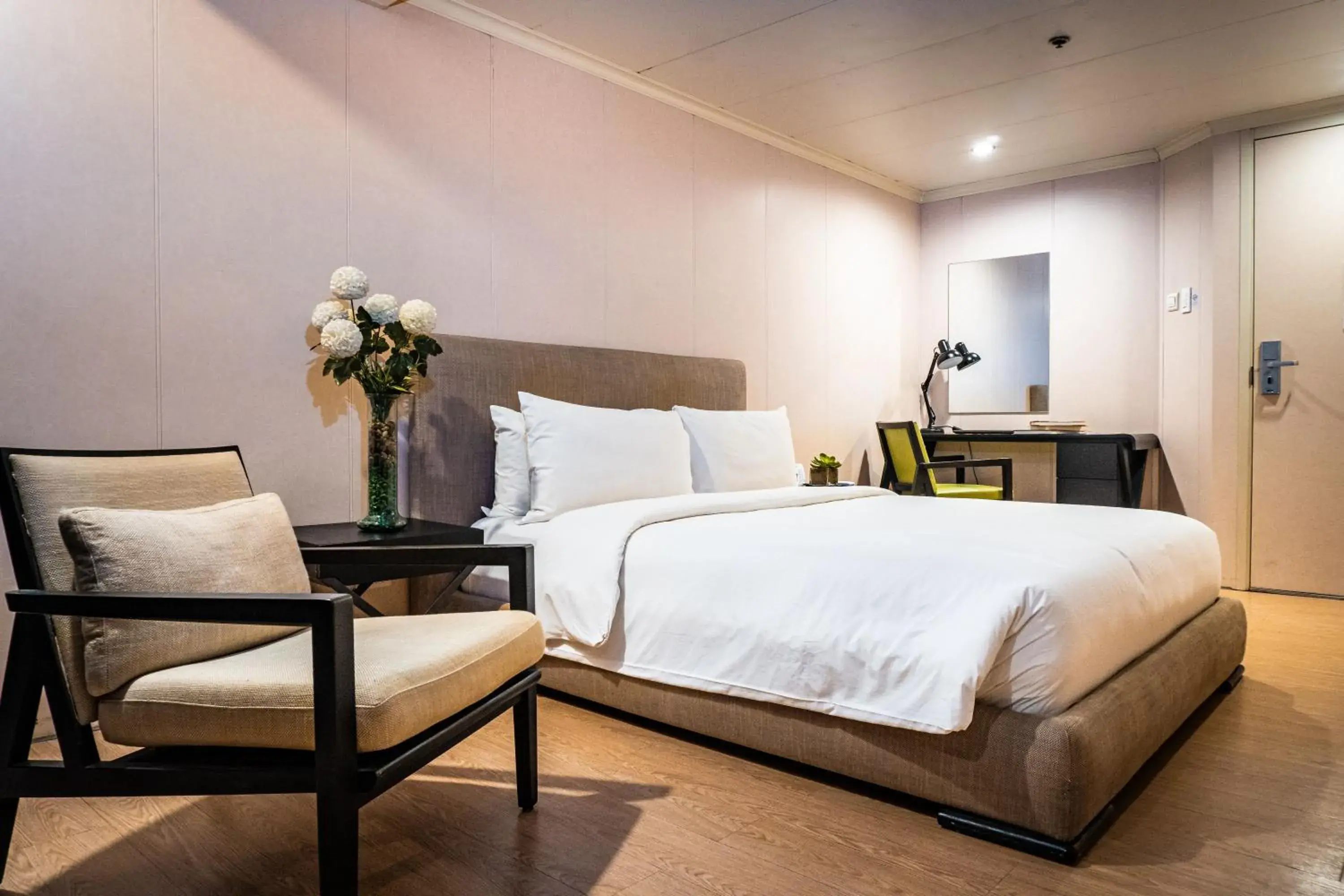 Standard Queen Room in Green Sun Hotel Standard Queen Room in Green Sun Hotel