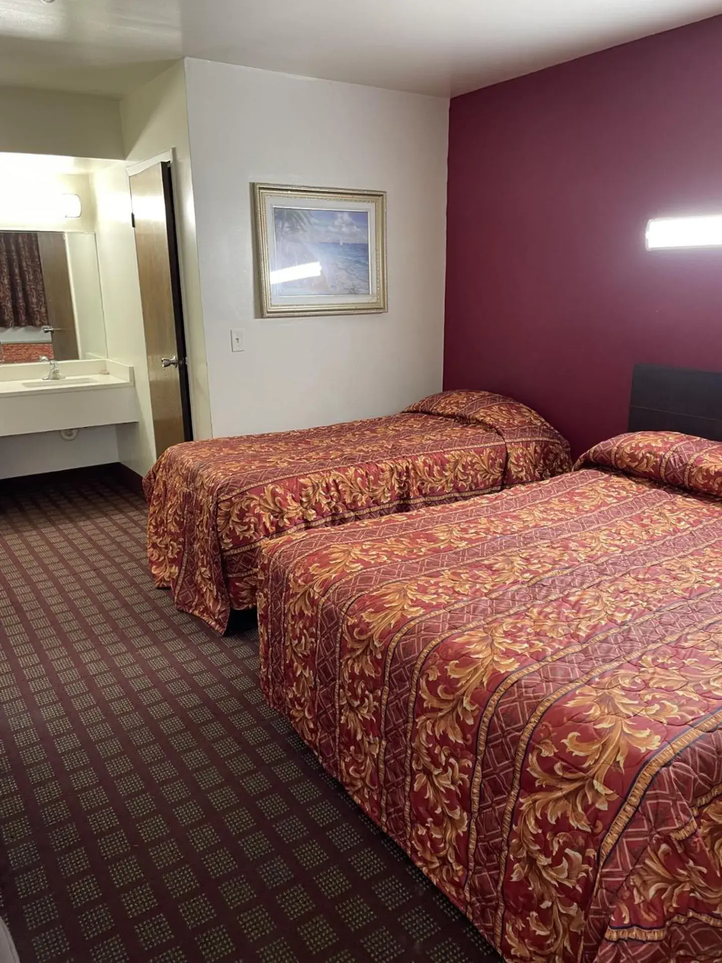Double Room in Budget Inn - Elizabeth, NJ Double Room in Budget Inn - Elizabeth, NJ