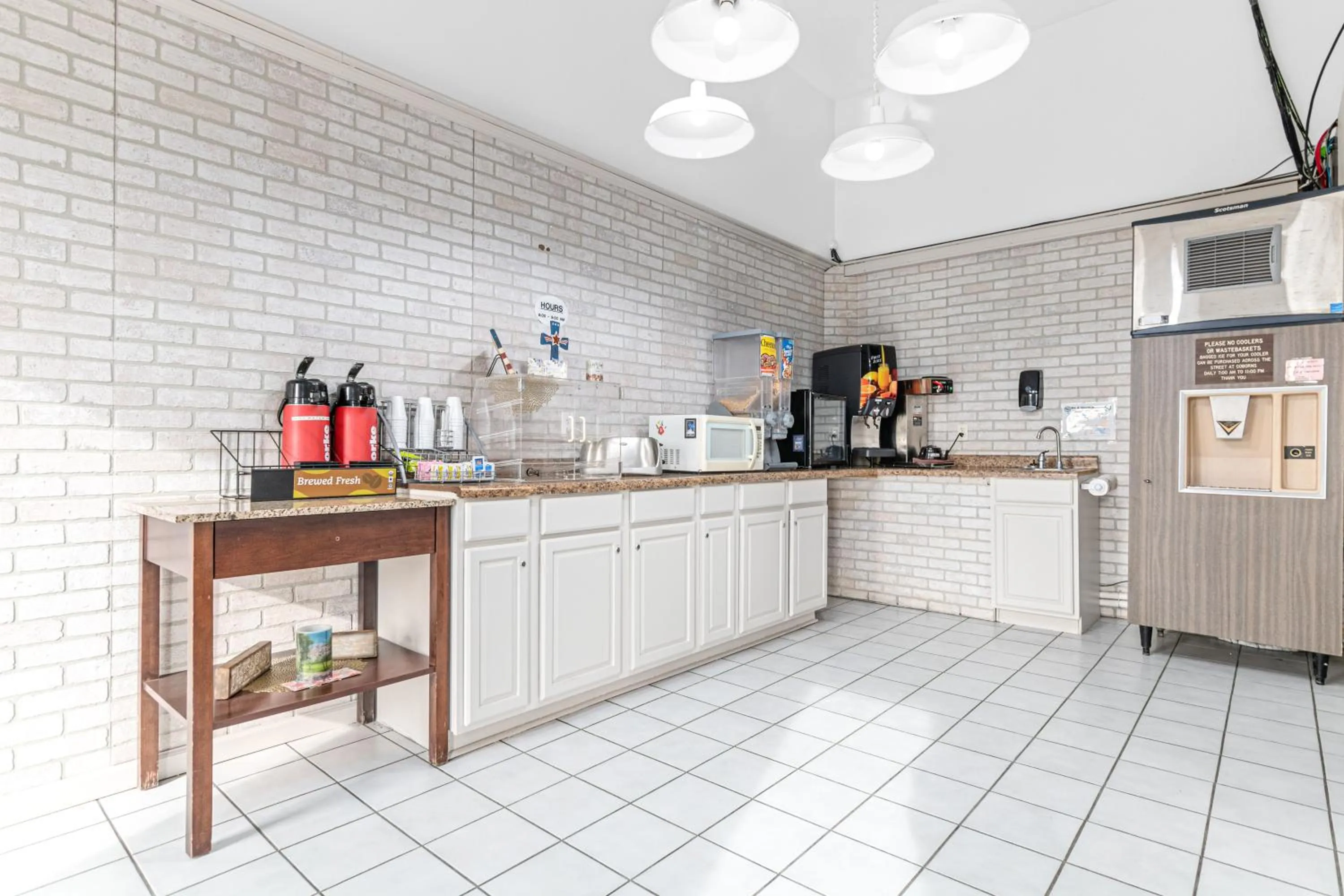 Coffee/tea facilities in StayInn Little Falls