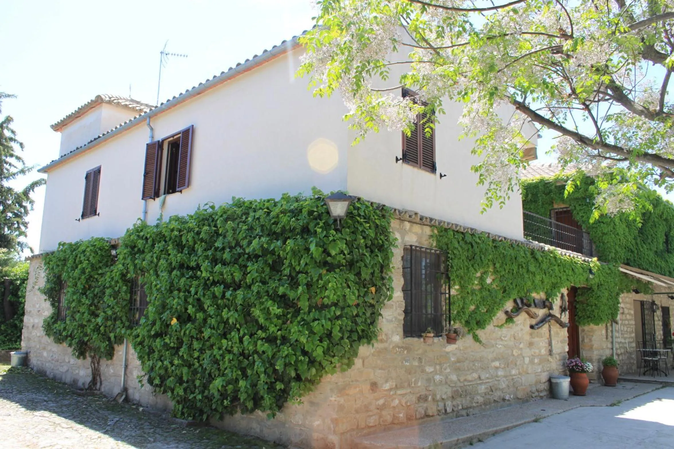 Facade/entrance in La Caseria de Tito