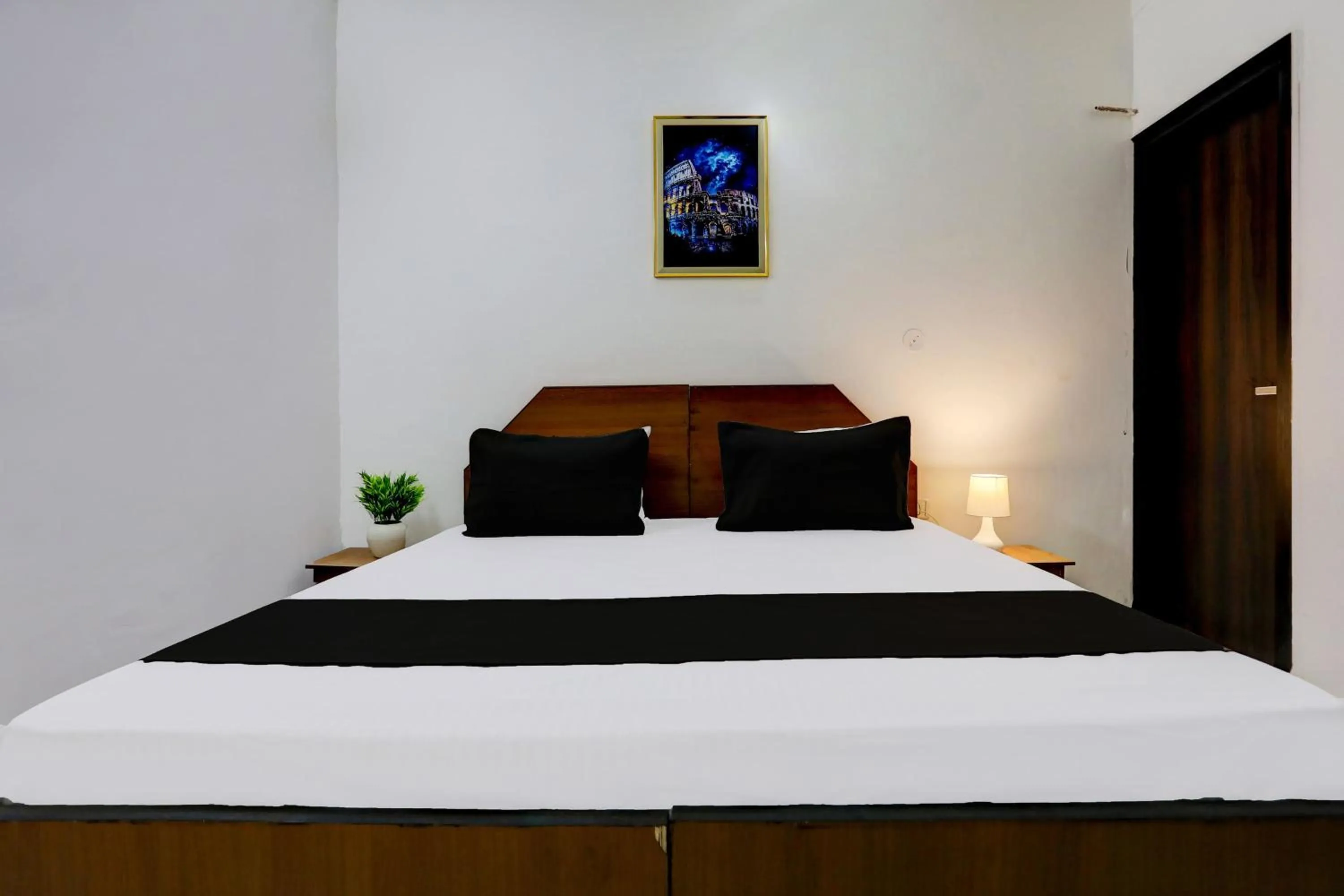 Bedroom in Hotel O 4 Square Residency