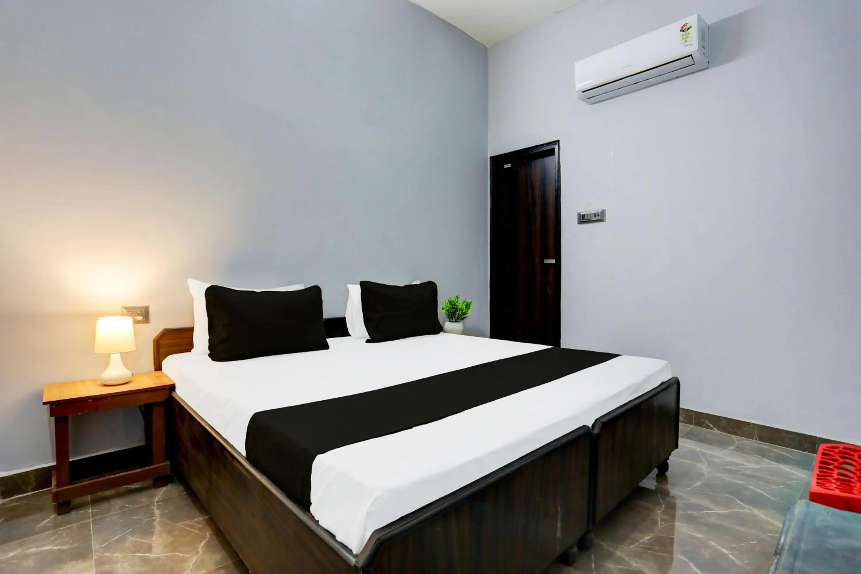 Bedroom in Hotel O 4 Square Residency