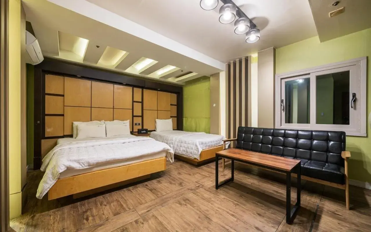 Photo of the whole room, Bed in Hwamyeong Sky Hotel Photo of the whole room, Bed in Hwamyeong Sky Hotel